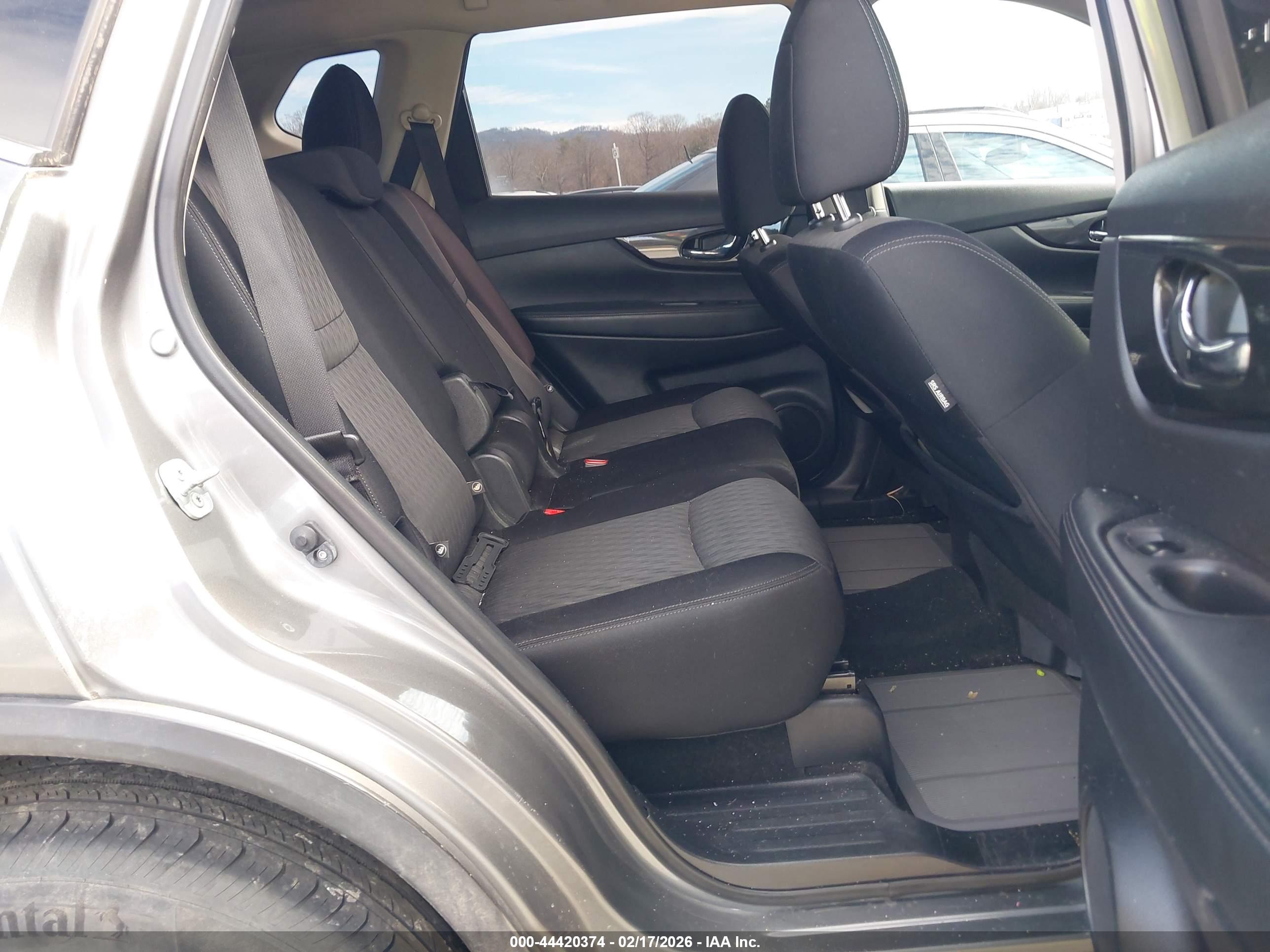 NISSAN ROGUE image 8