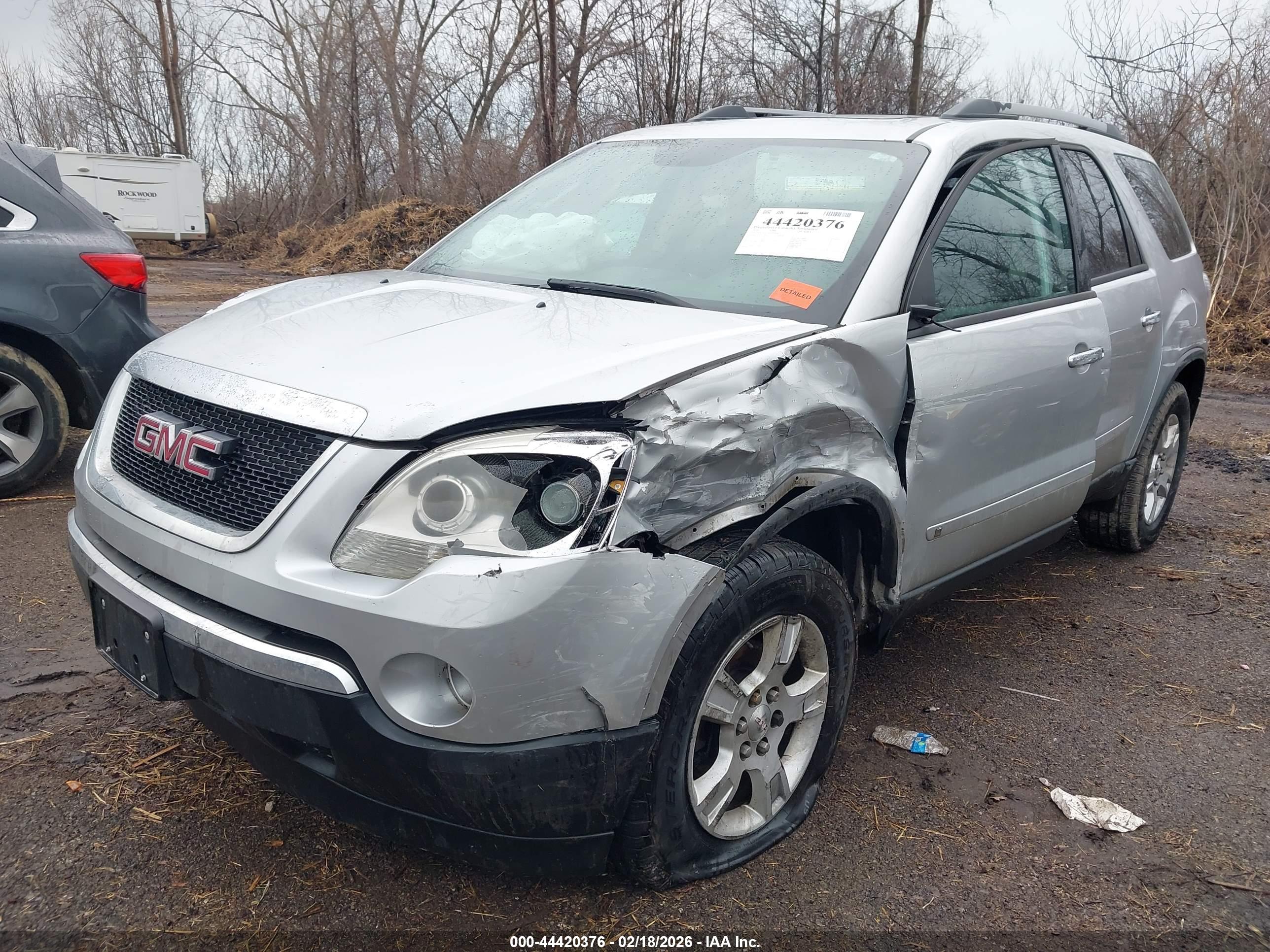 GMC ACADIA image 2