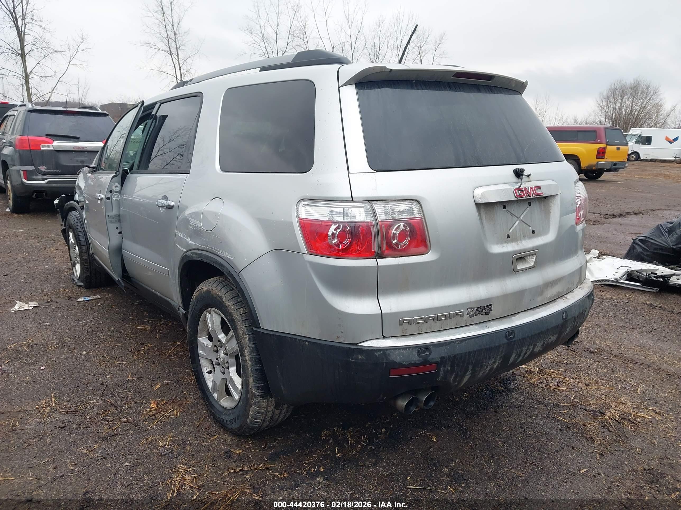 GMC ACADIA image 3