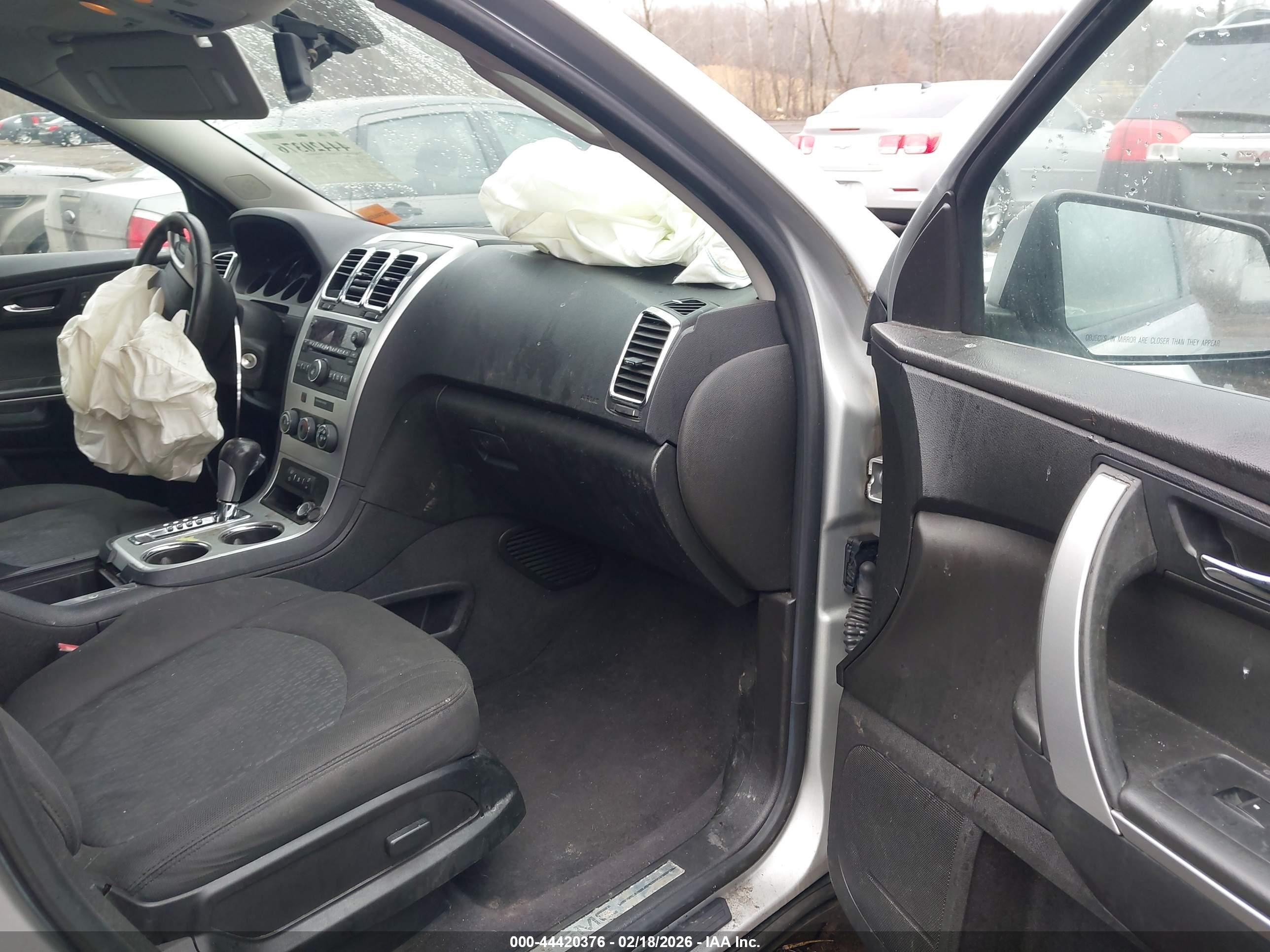 GMC ACADIA image 5
