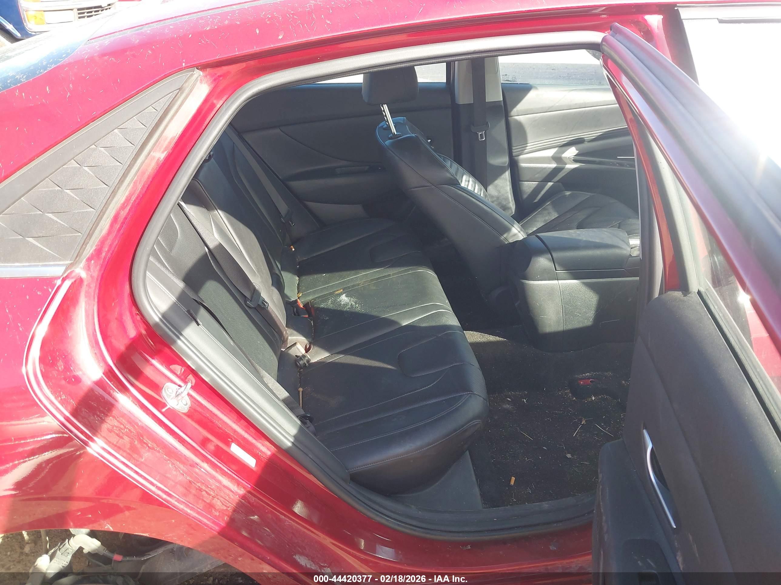 HYUNDAI ELANTRA image 8