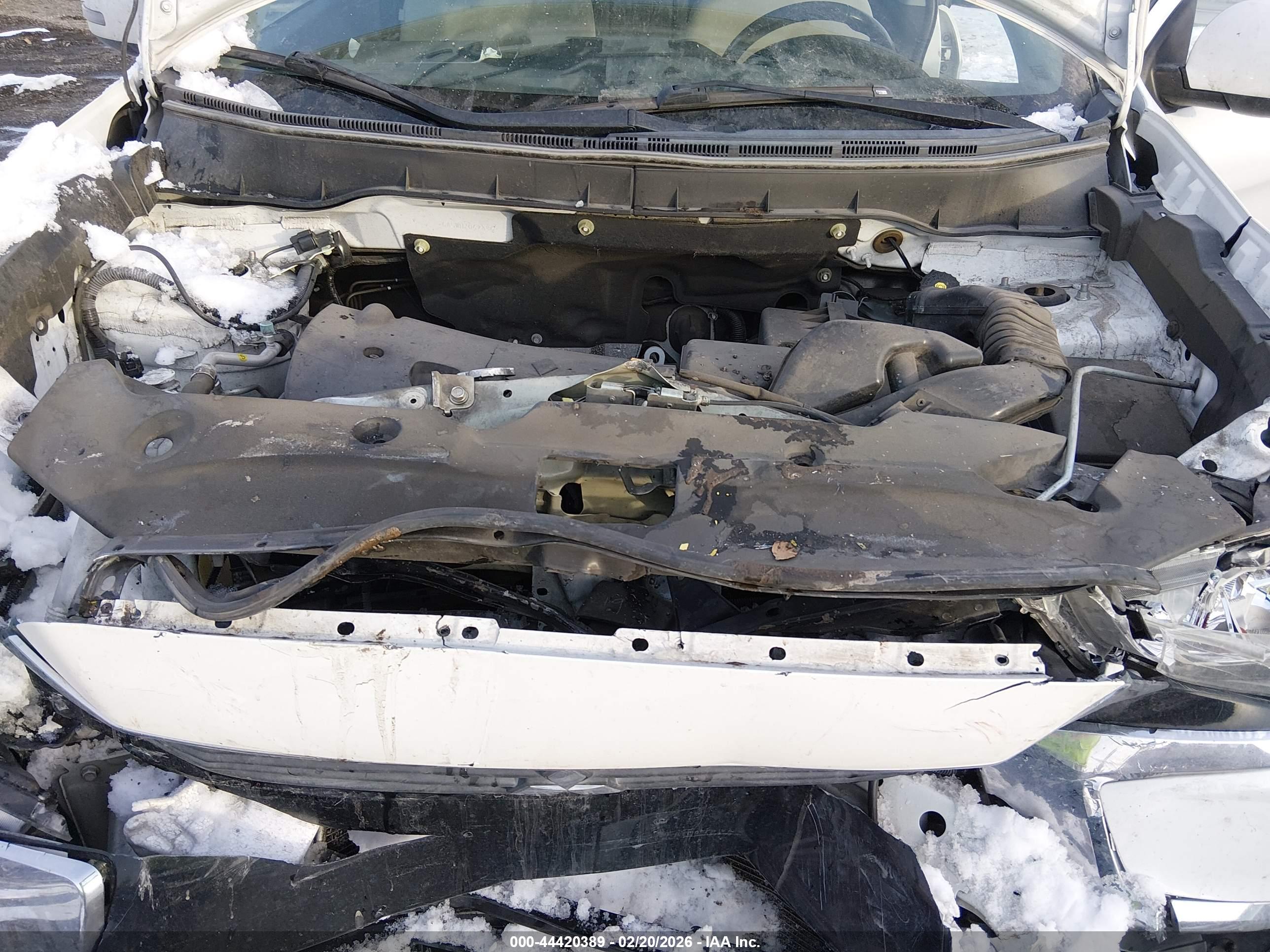 MITSUBISHI OUTLANDER image 10