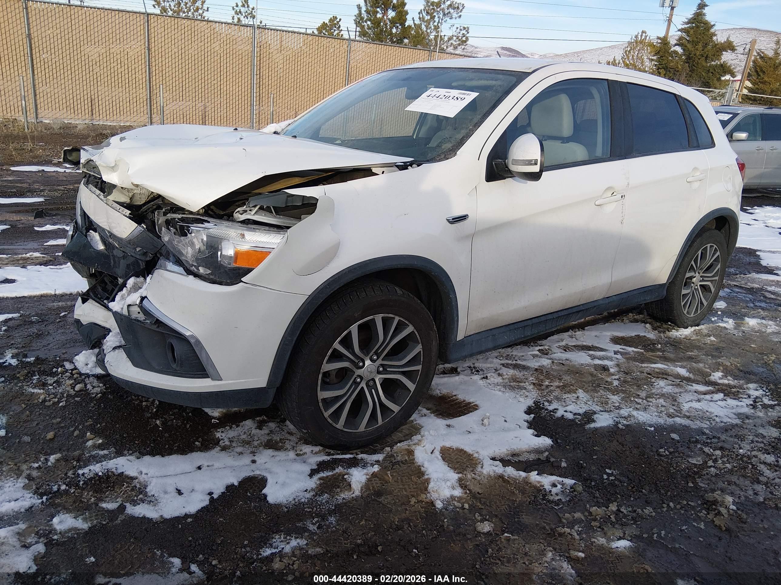 MITSUBISHI OUTLANDER image 2