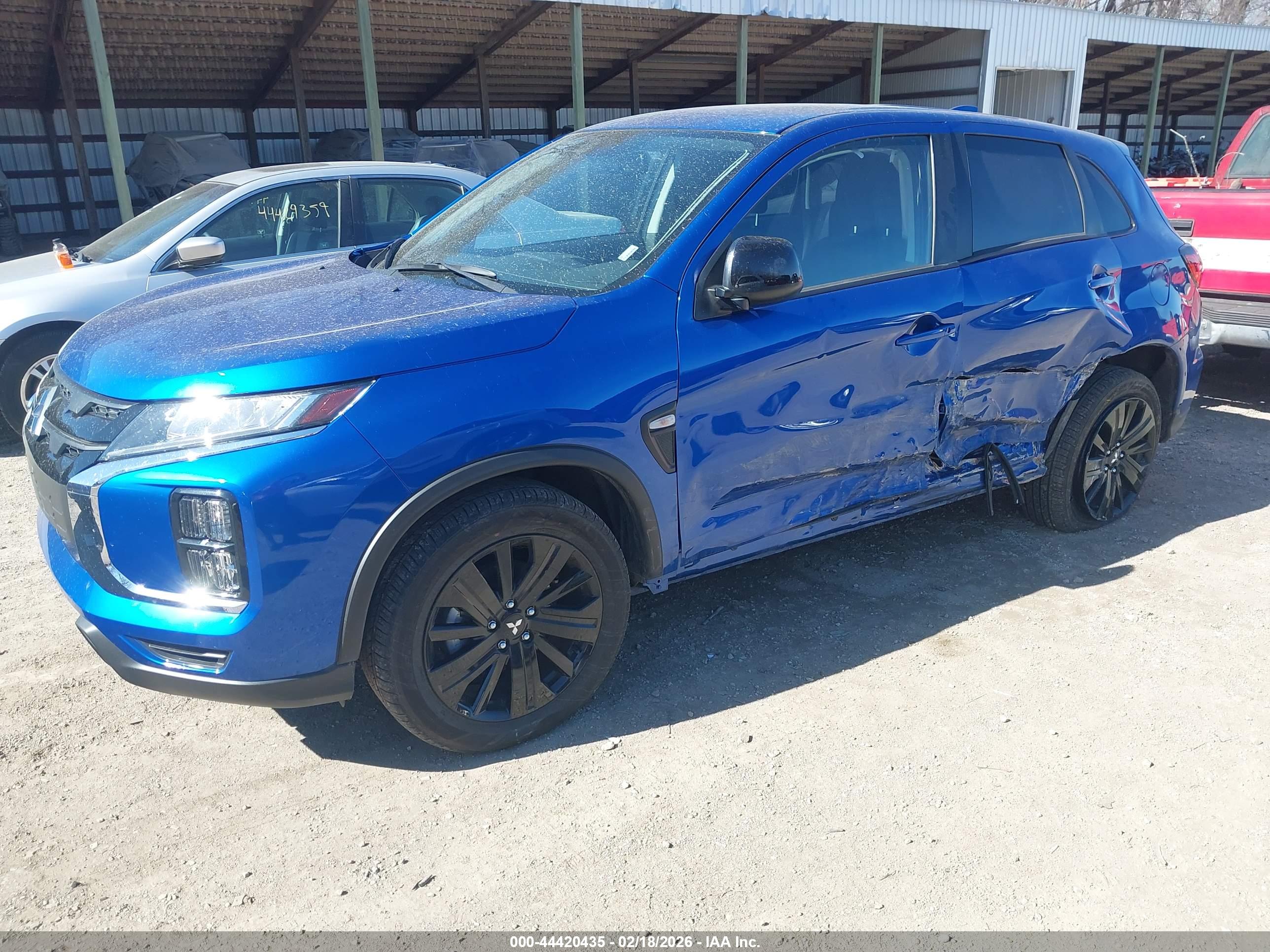 MITSUBISHI OUTLANDER image 2