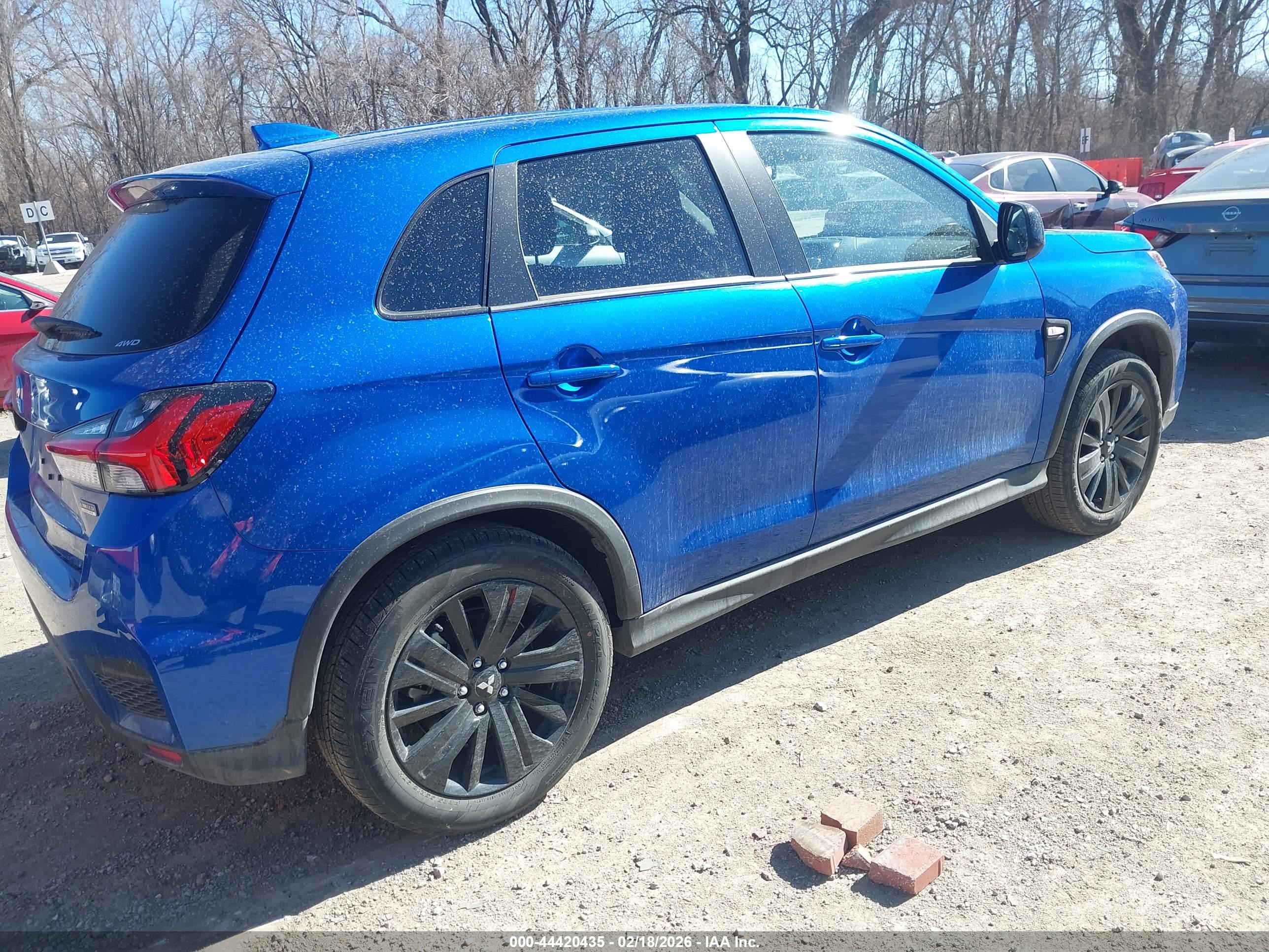 MITSUBISHI OUTLANDER image 4