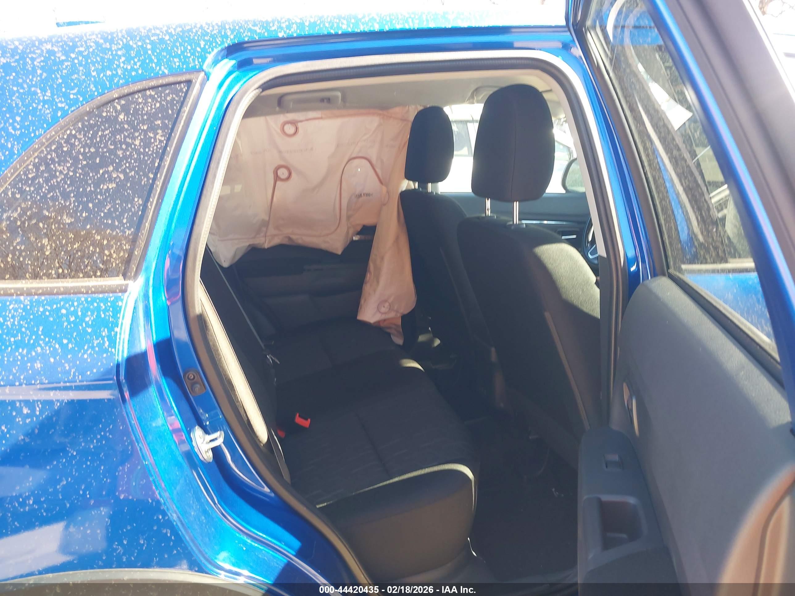 MITSUBISHI OUTLANDER image 8