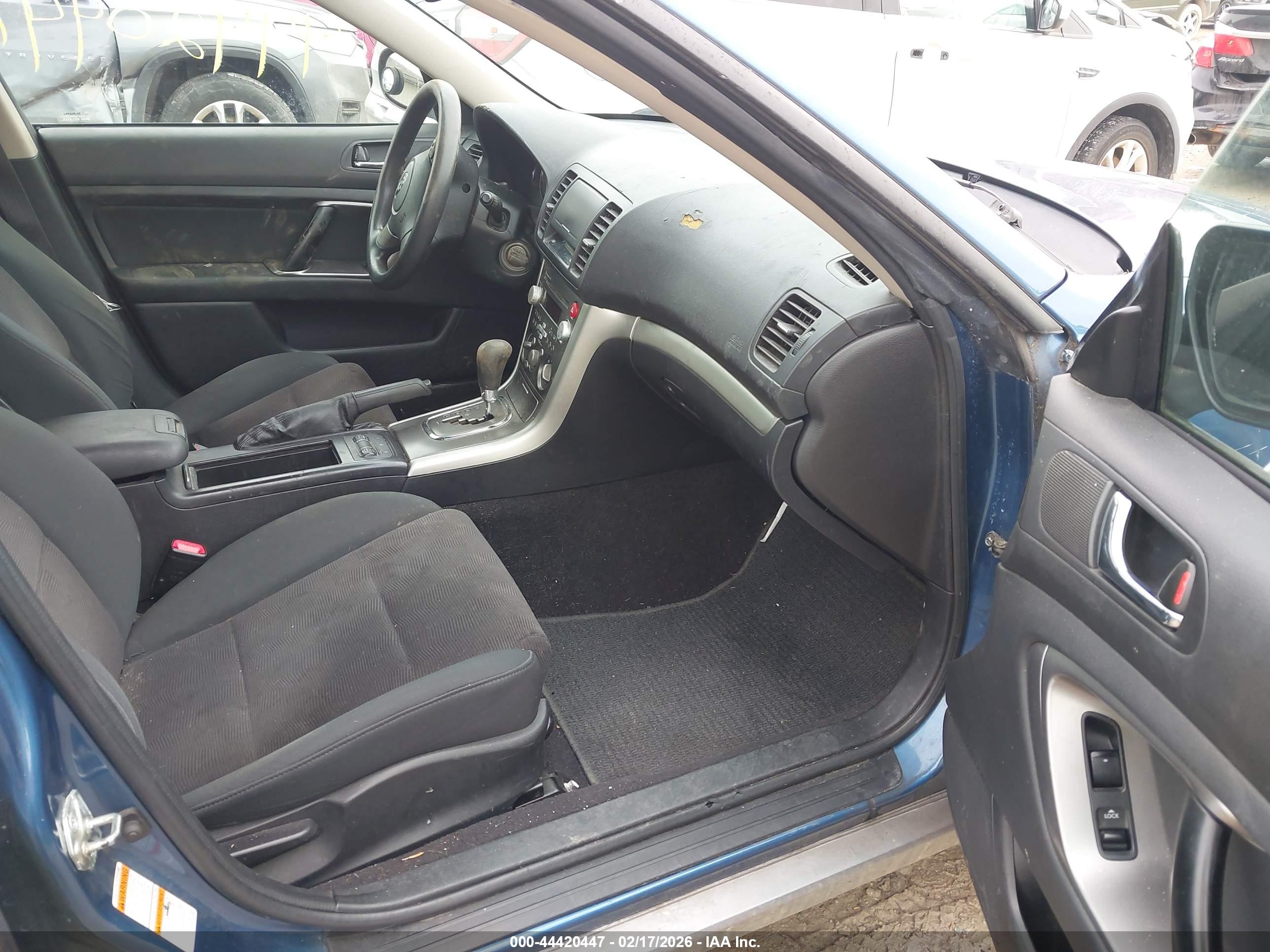 SUBARU OUTBACK image 5