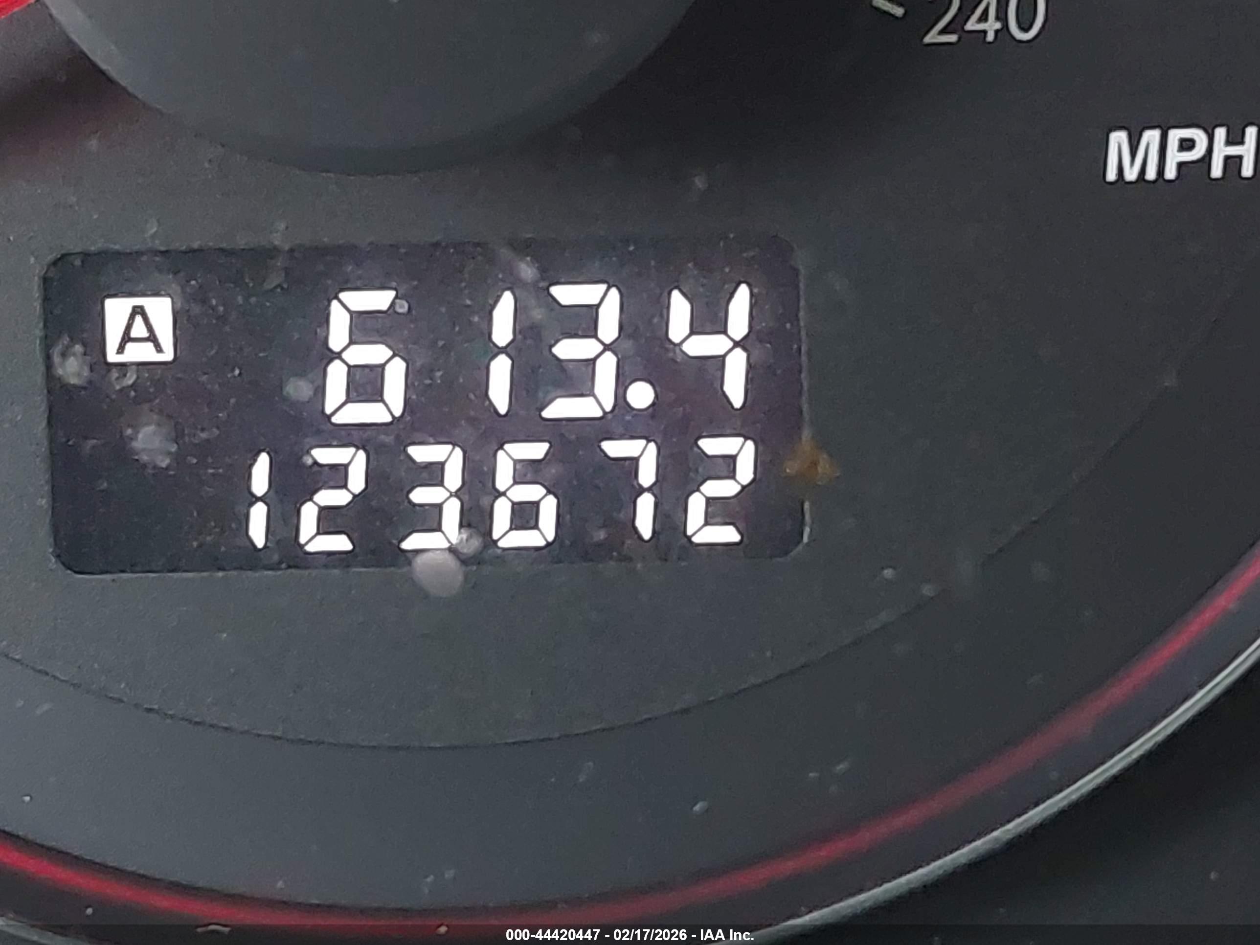 SUBARU OUTBACK image 7