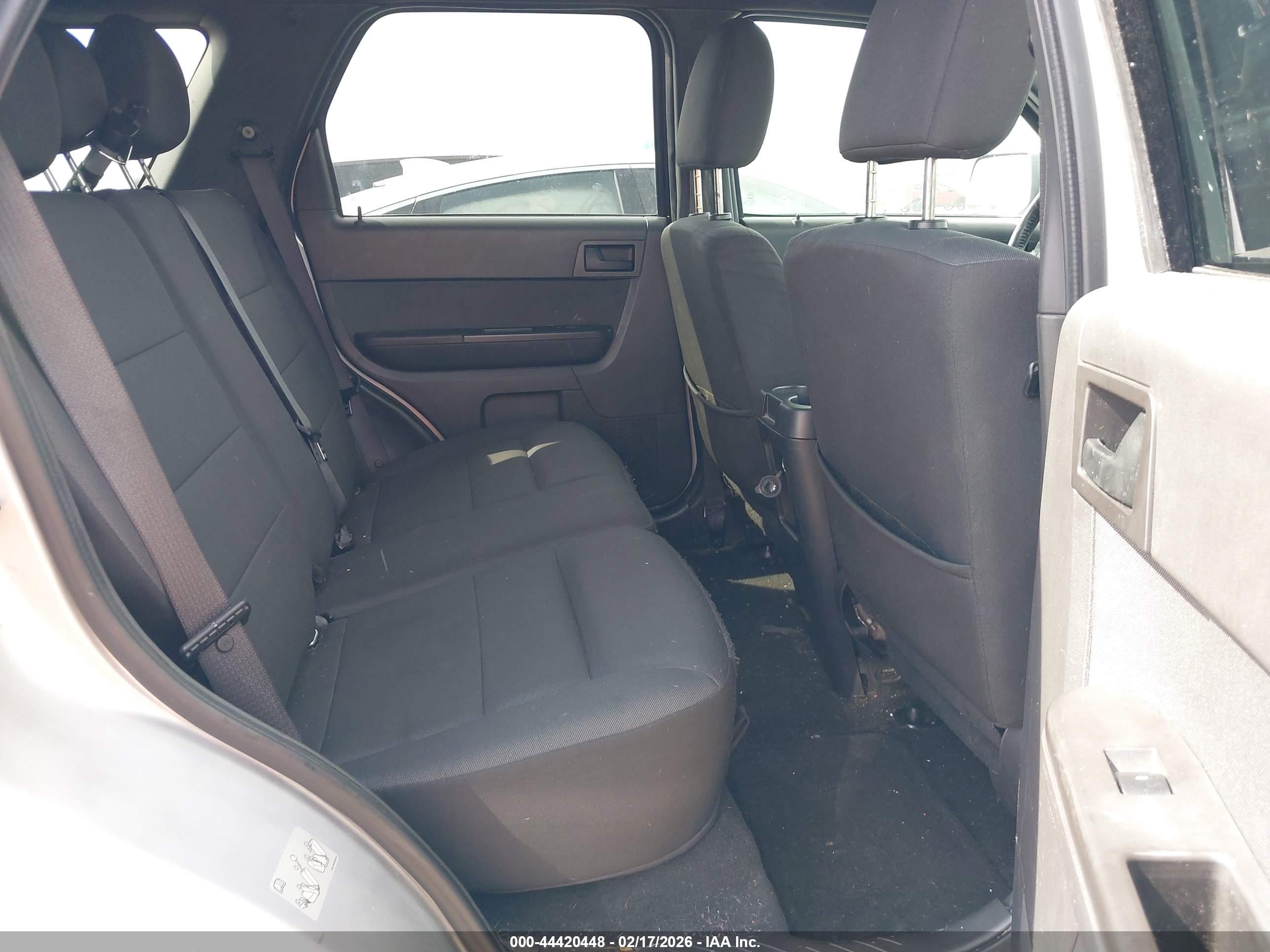 FORD ESCAPE image 8