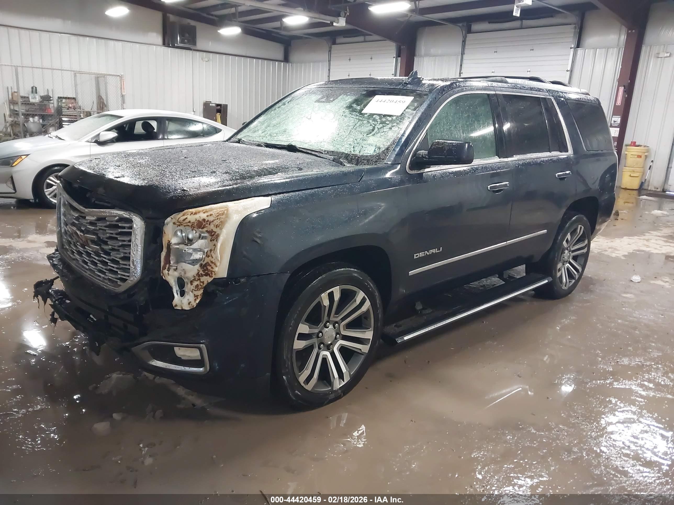GMC YUKON image 2