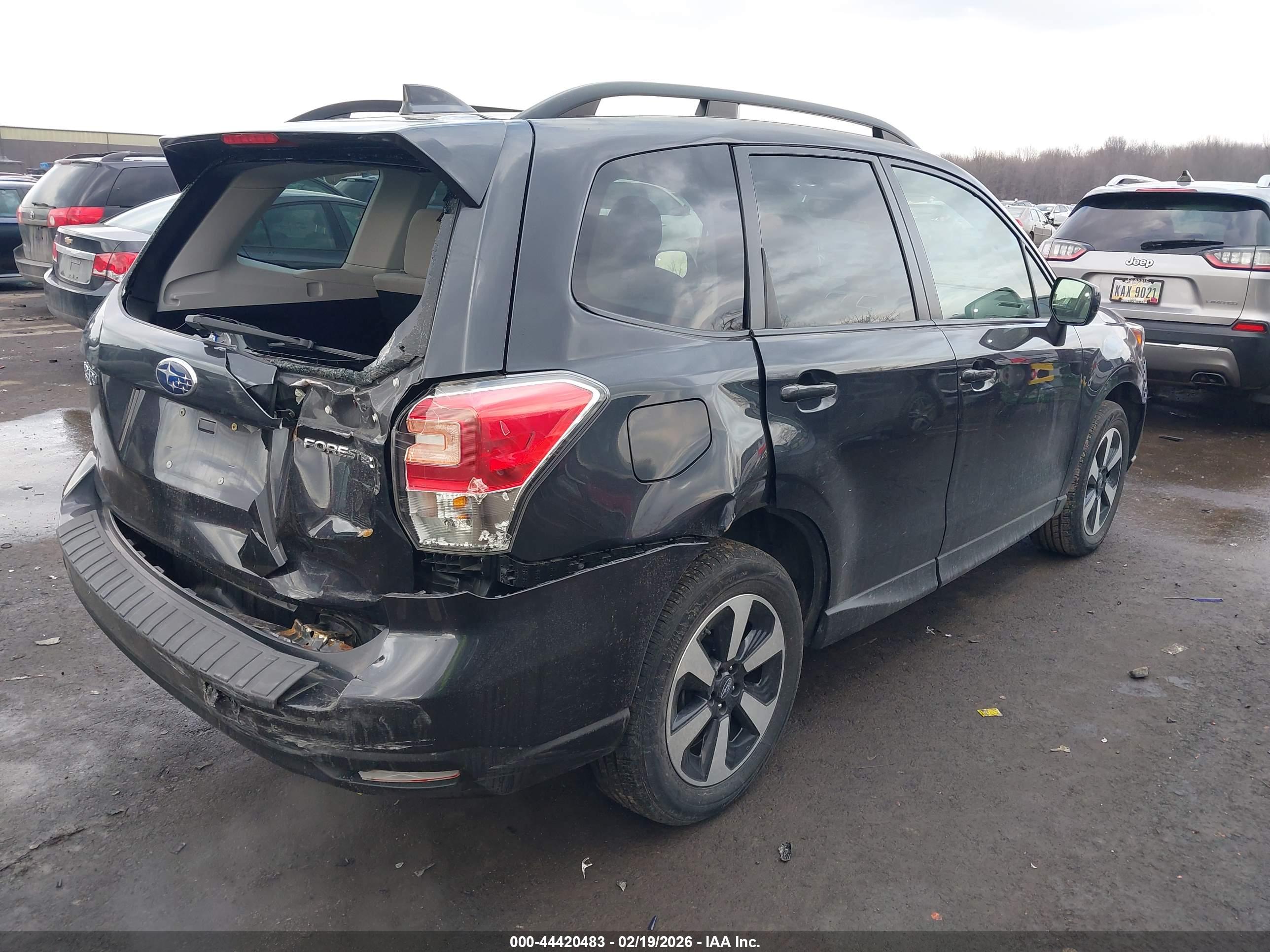 SUBARU FORESTER image 4