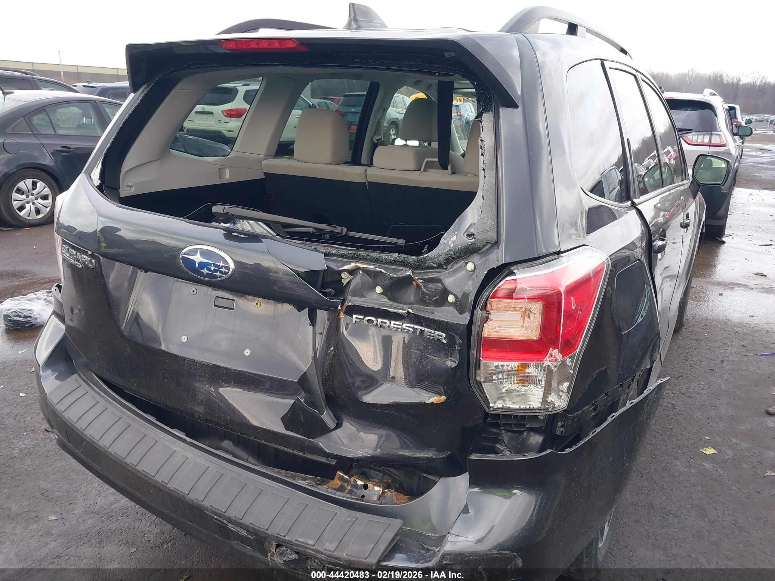 SUBARU FORESTER image 6
