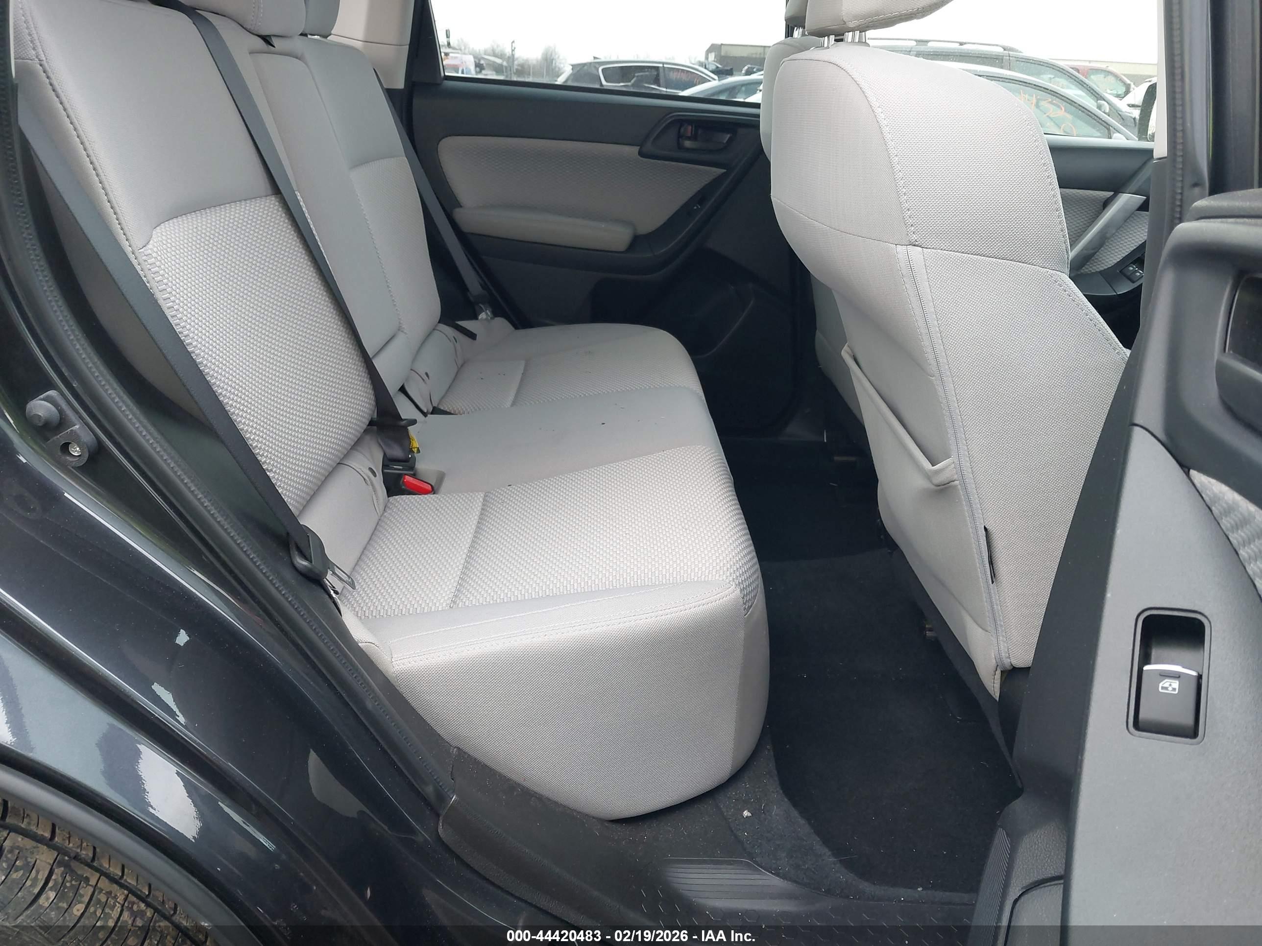 SUBARU FORESTER image 8