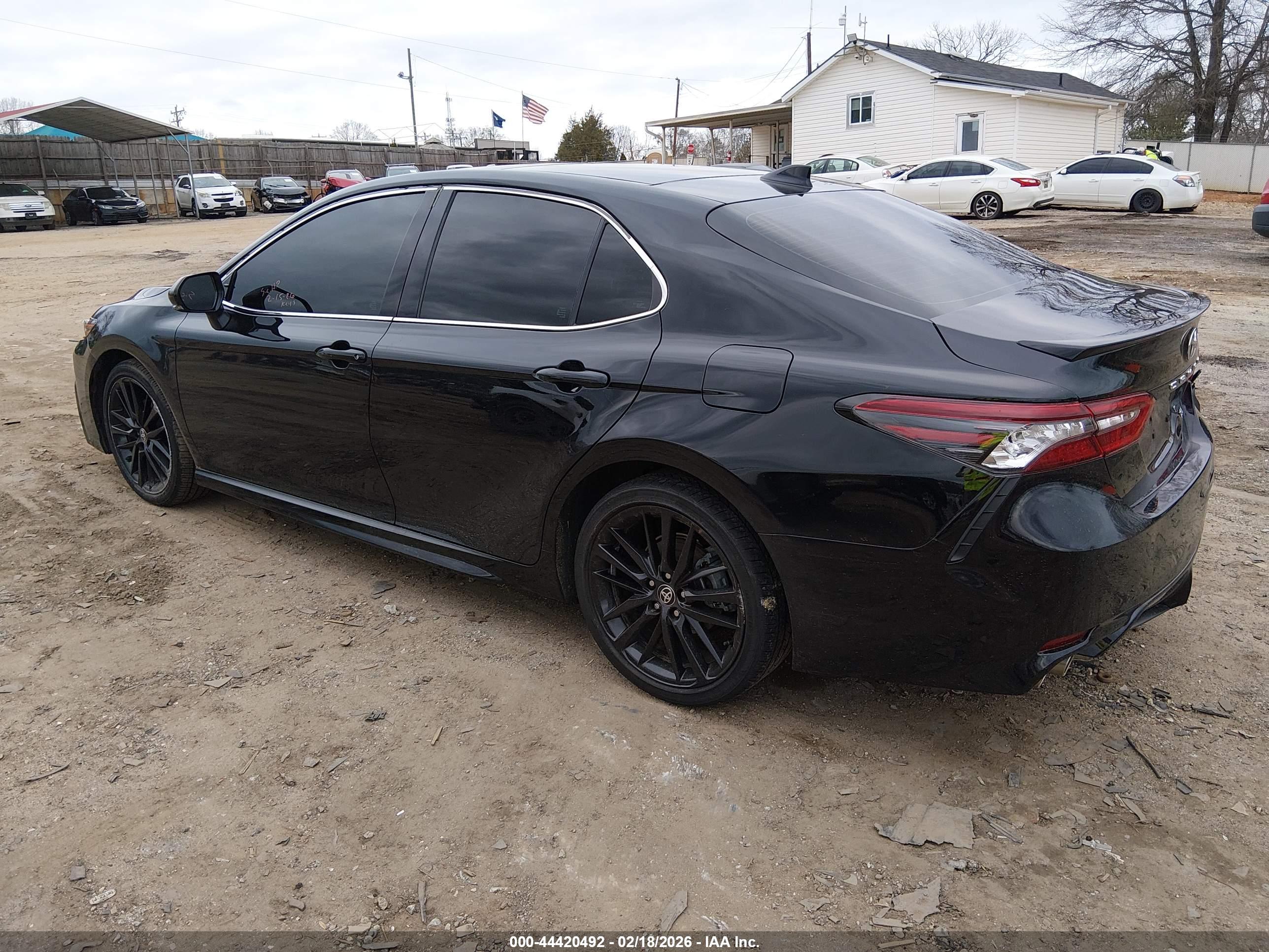 TOYOTA CAMRY image 3