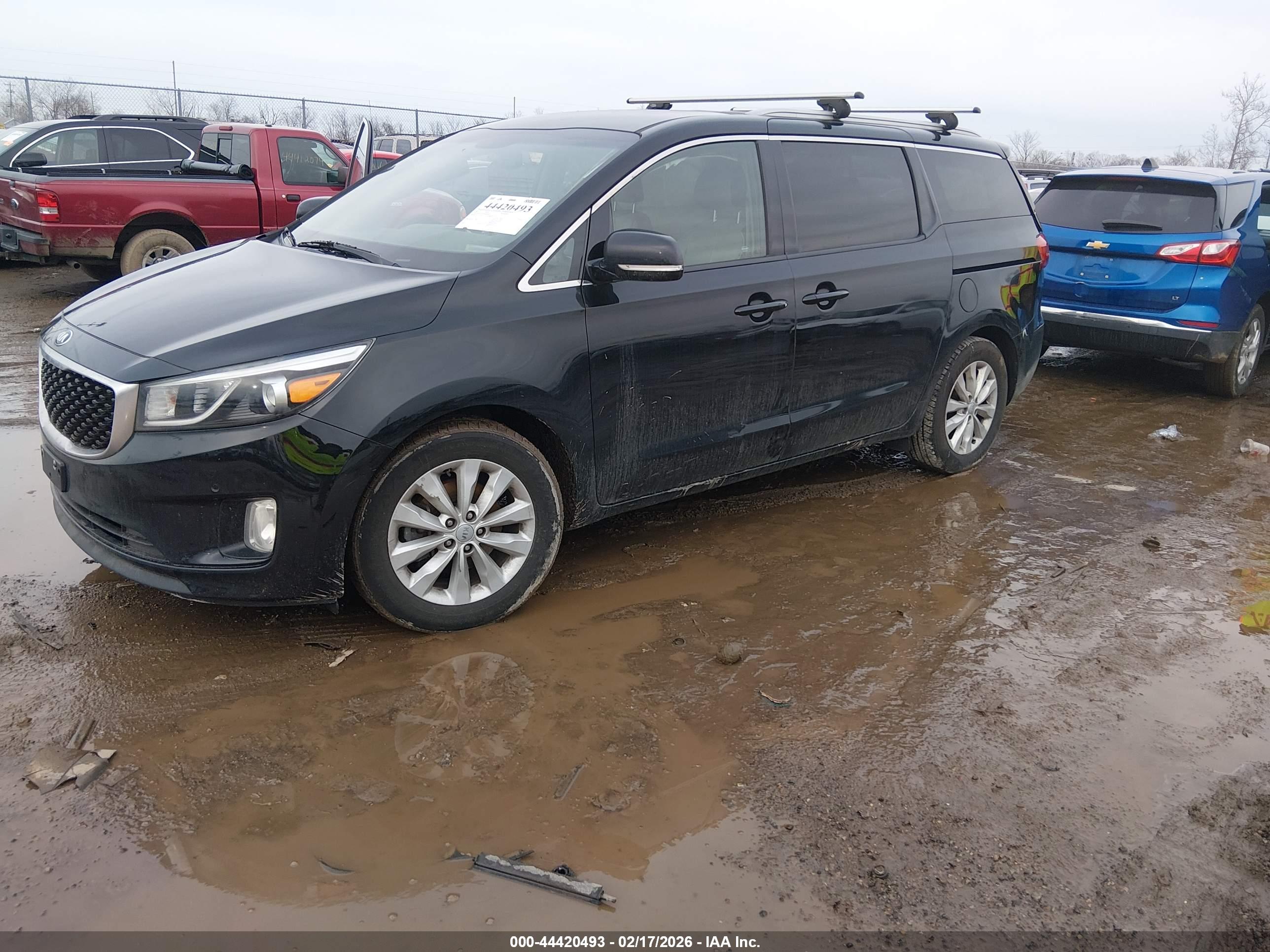 KIA SEDONA image 2
