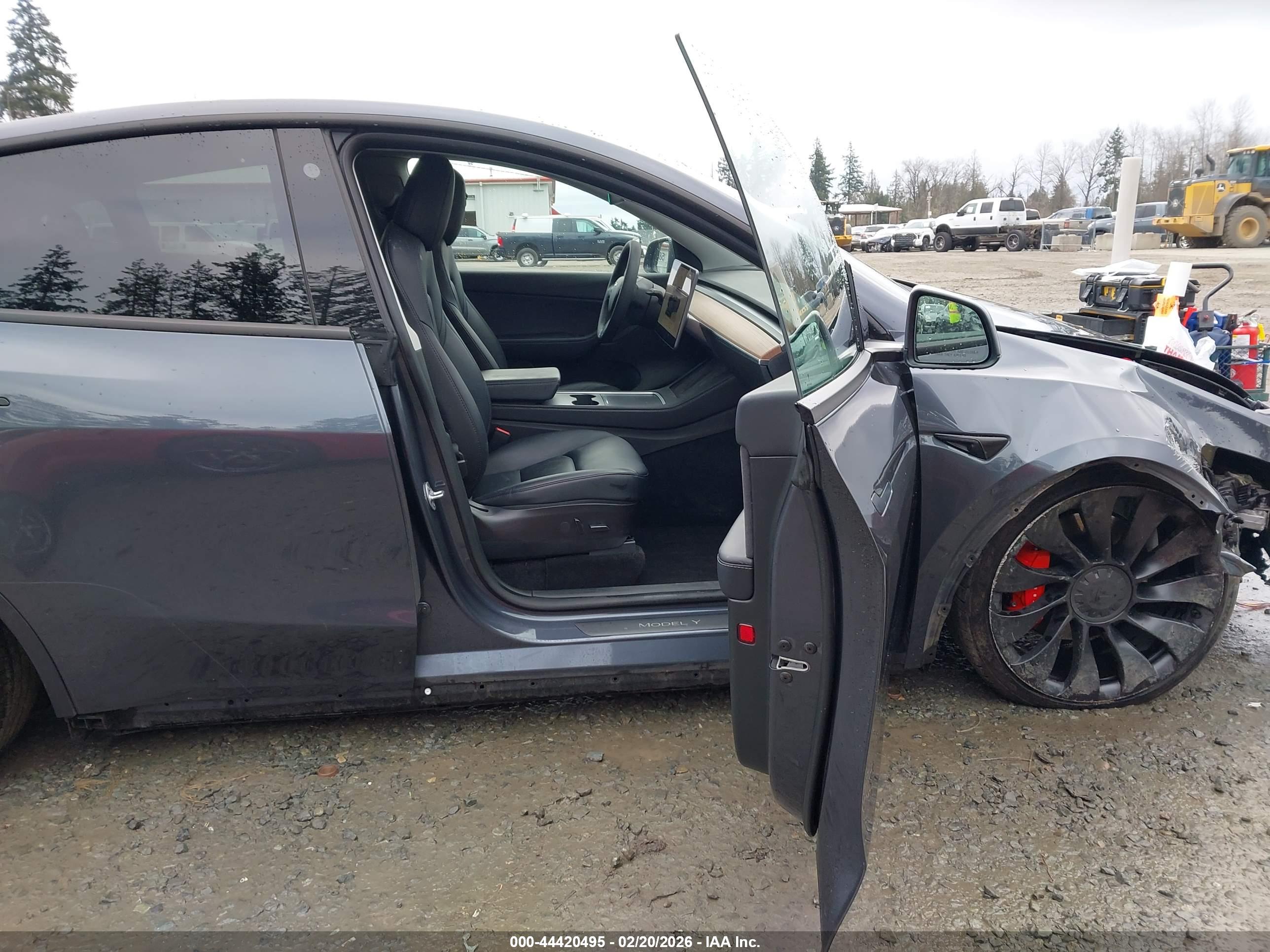 TESLA MODEL image 5