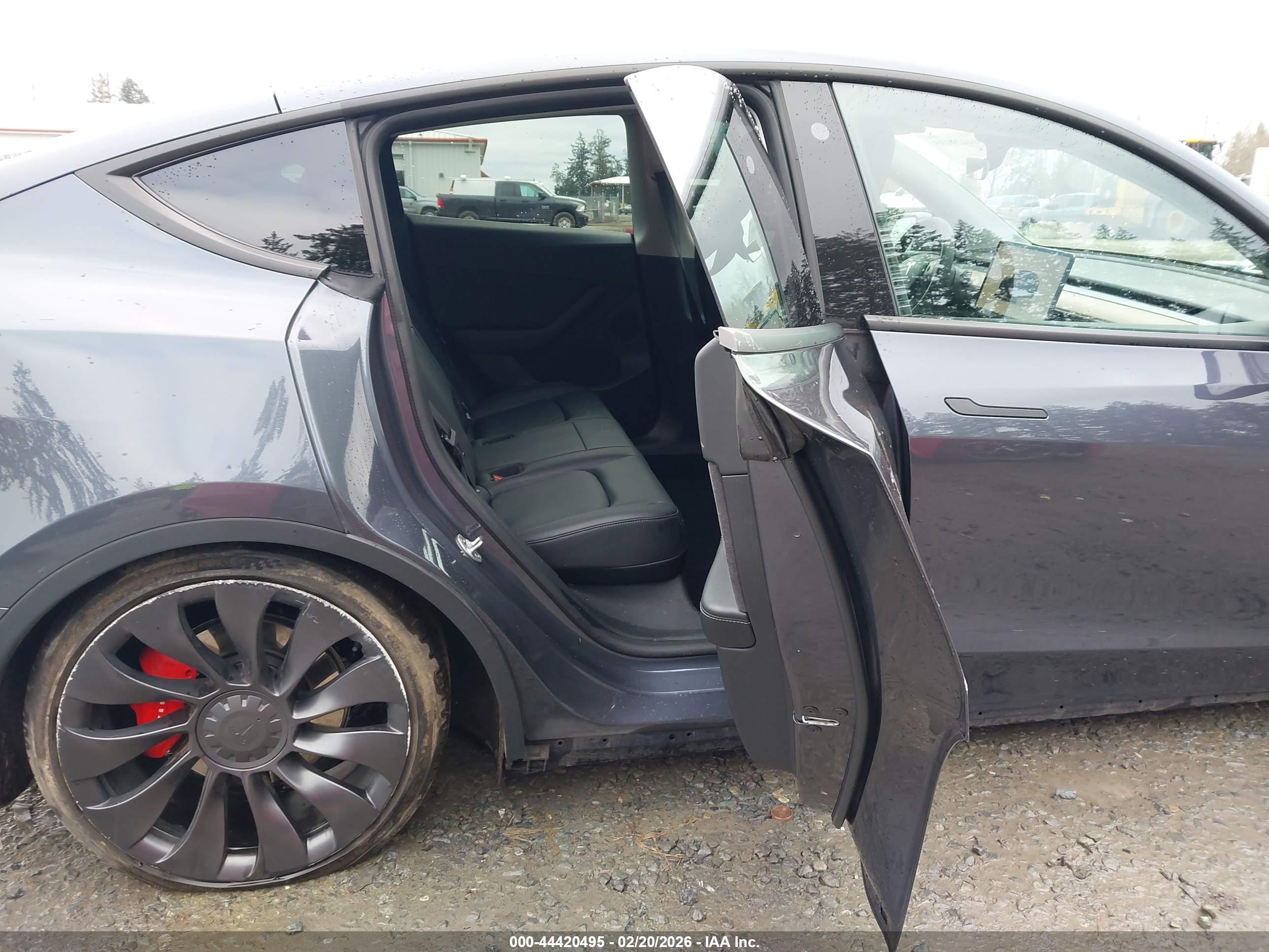 TESLA MODEL image 8