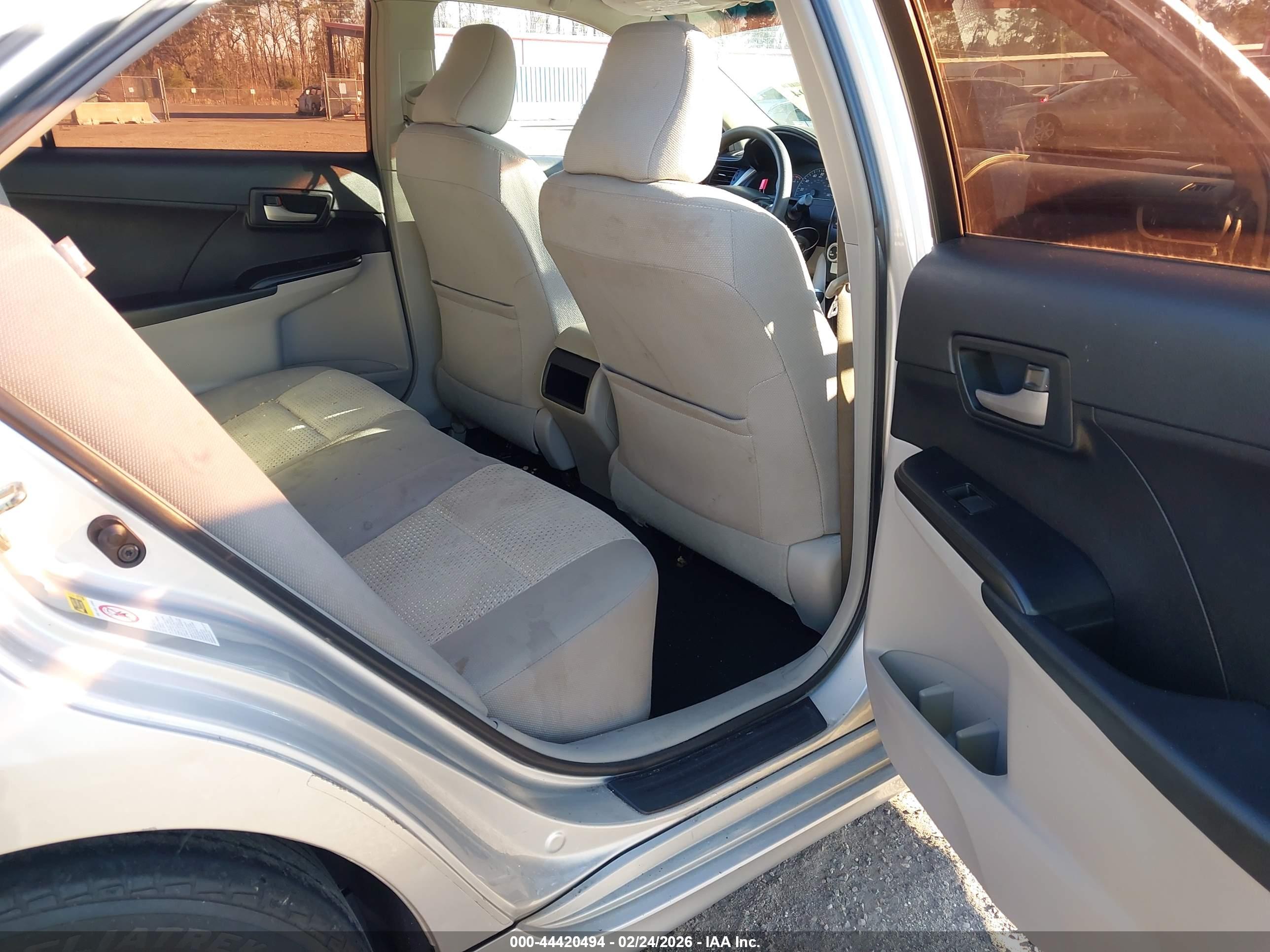 TOYOTA CAMRY image 8