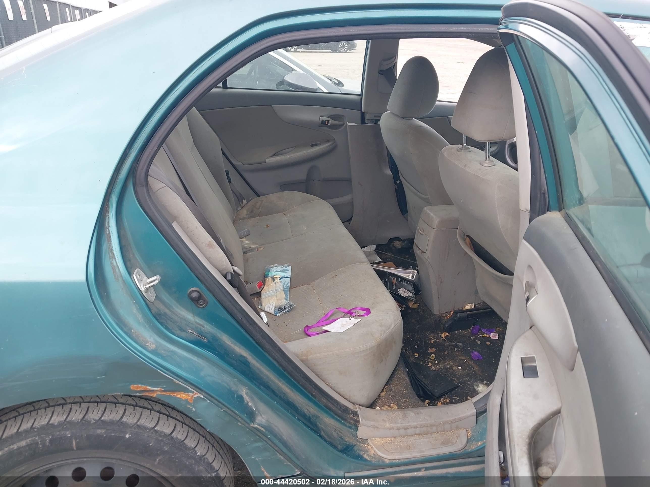 TOYOTA COROLLA image 8
