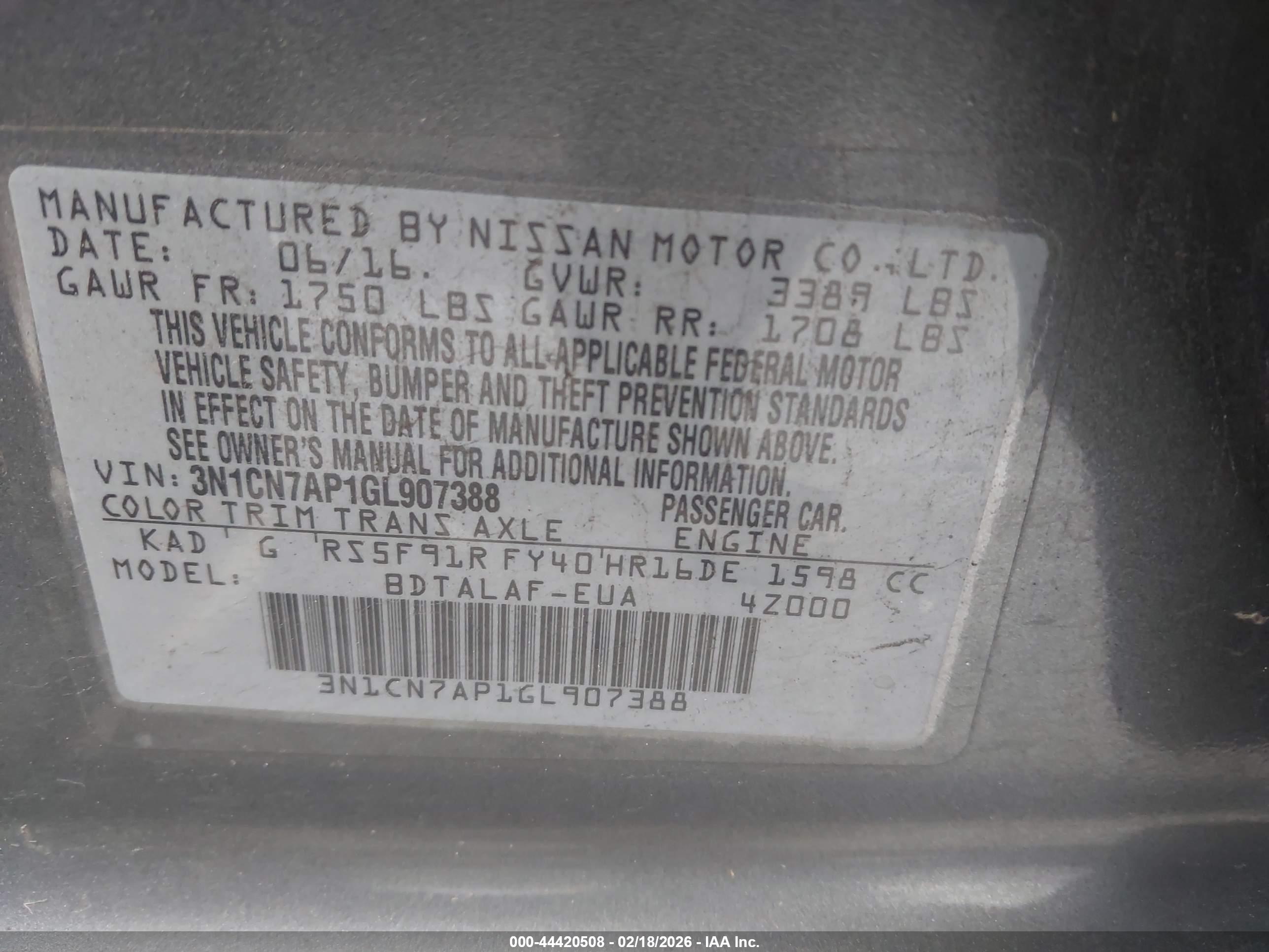 NISSAN VERSA image 9
