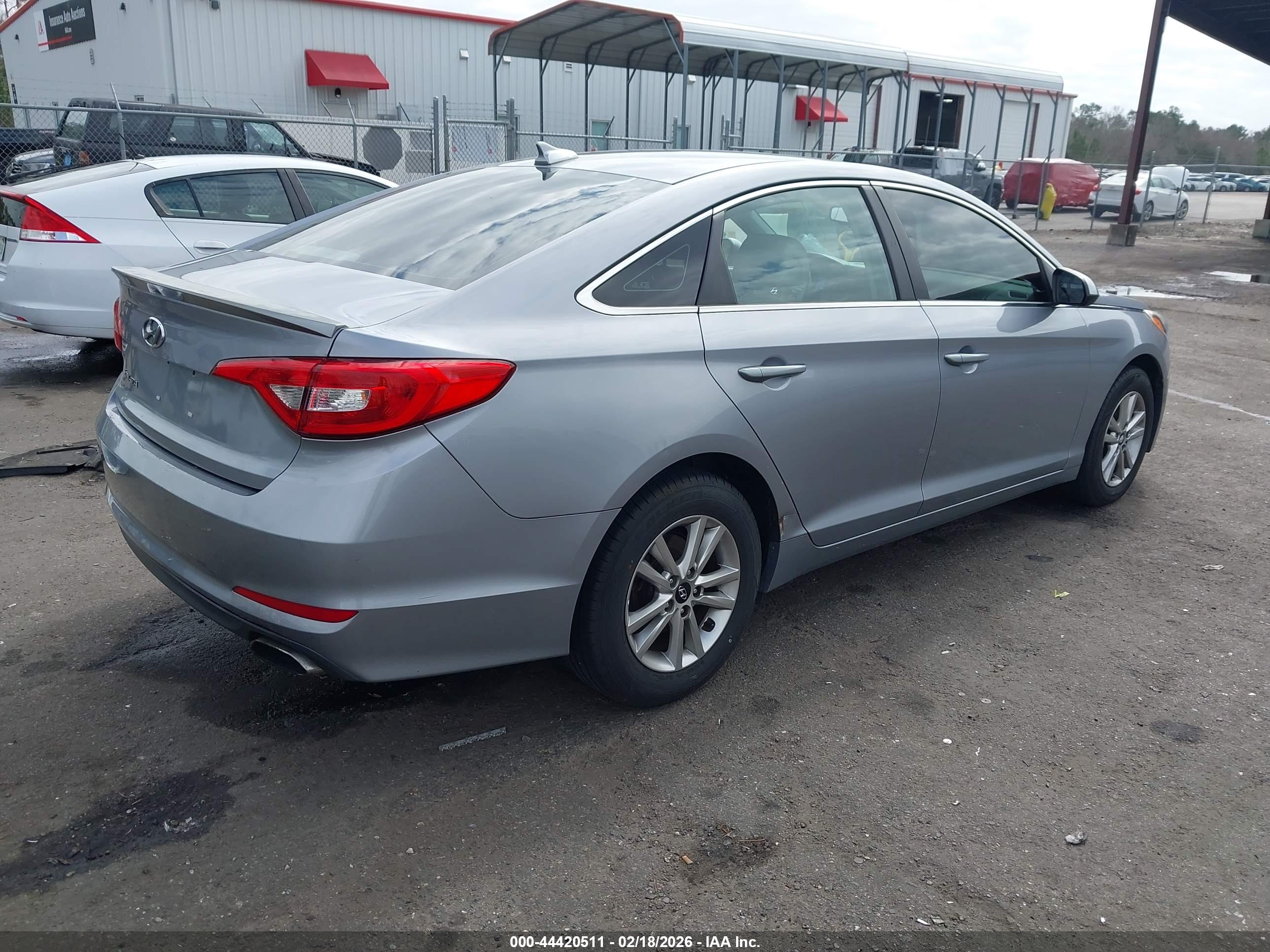 HYUNDAI SONATA image 4