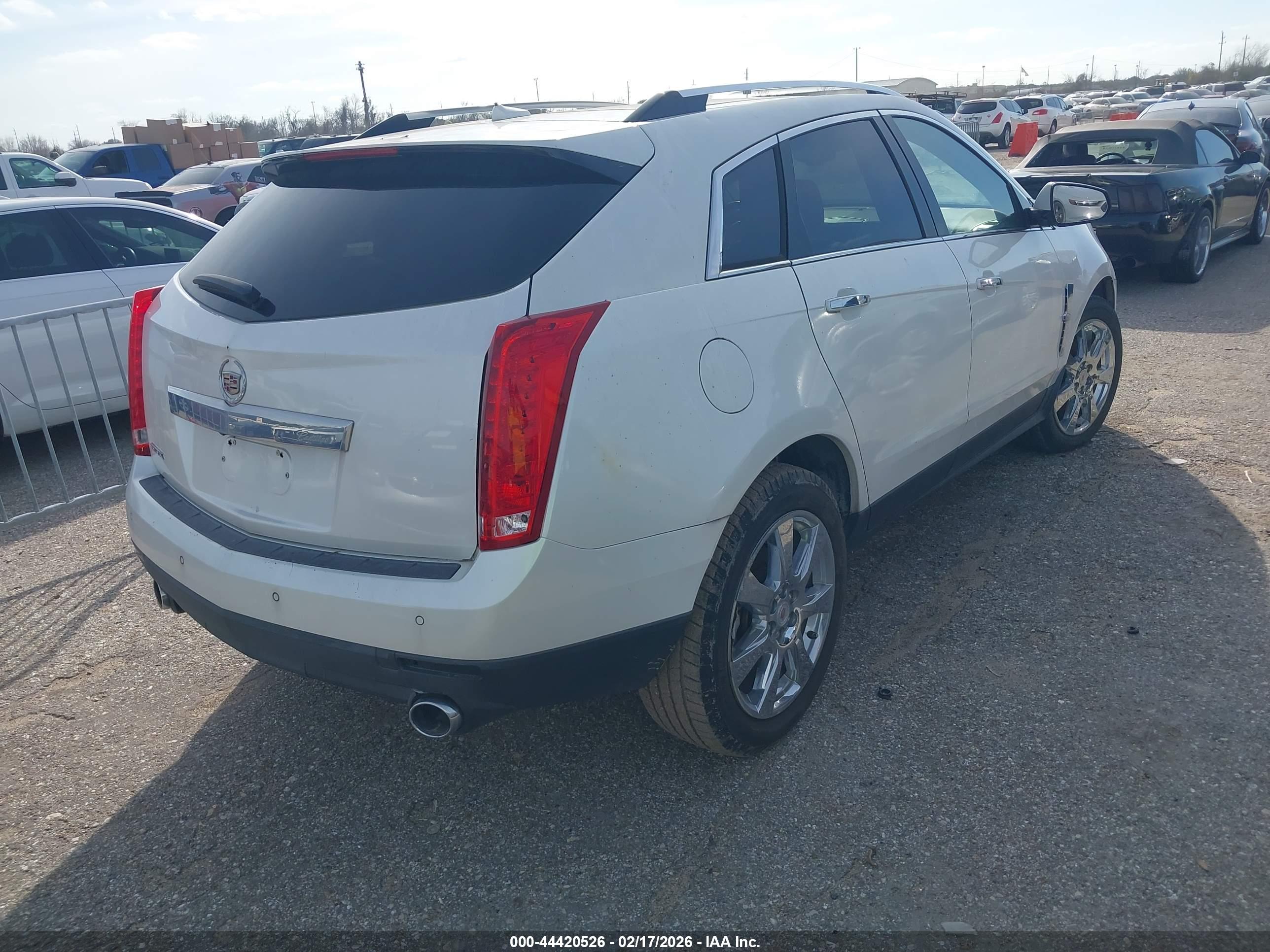 CADILLAC SRX image 4