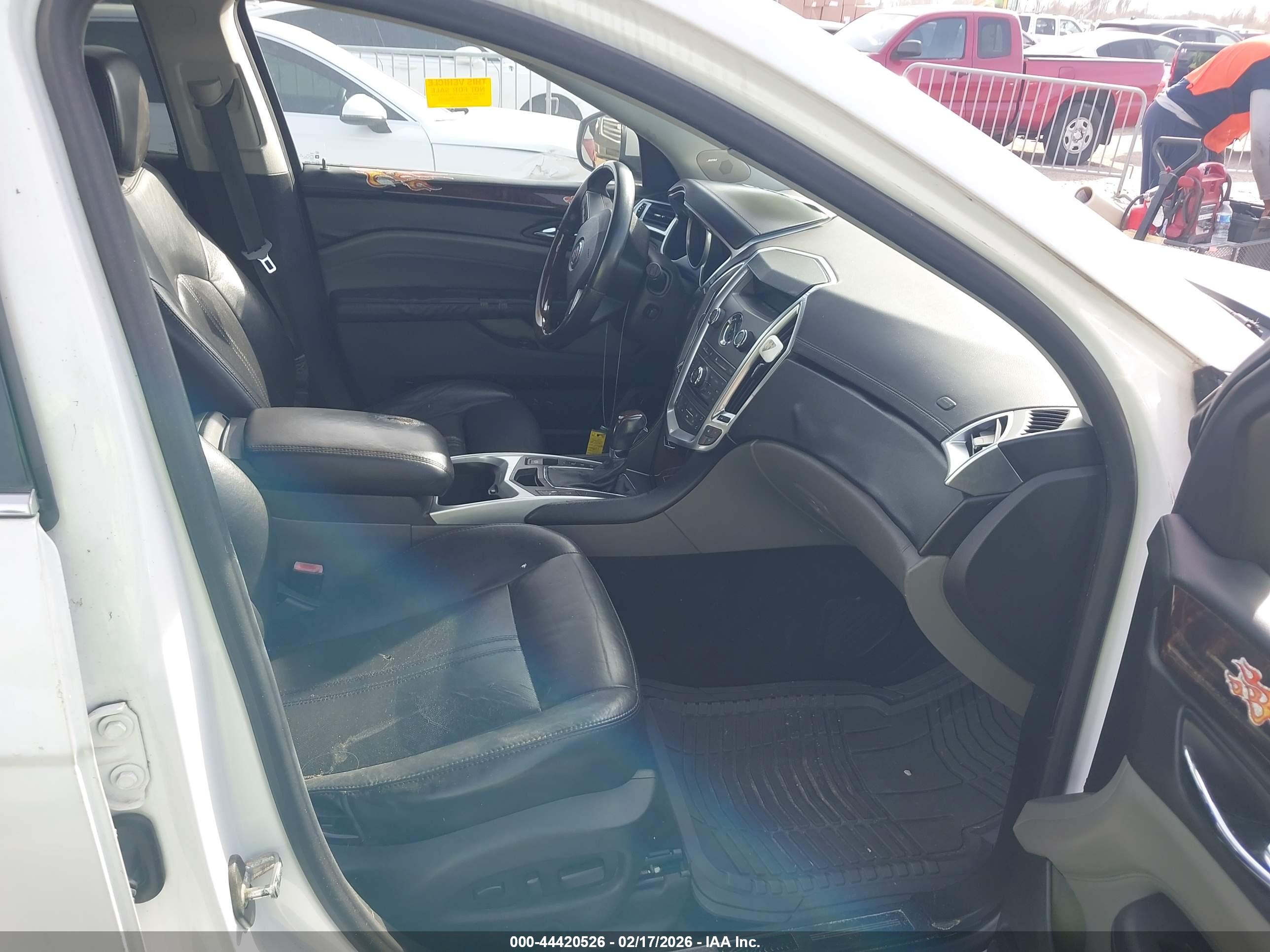 CADILLAC SRX image 5