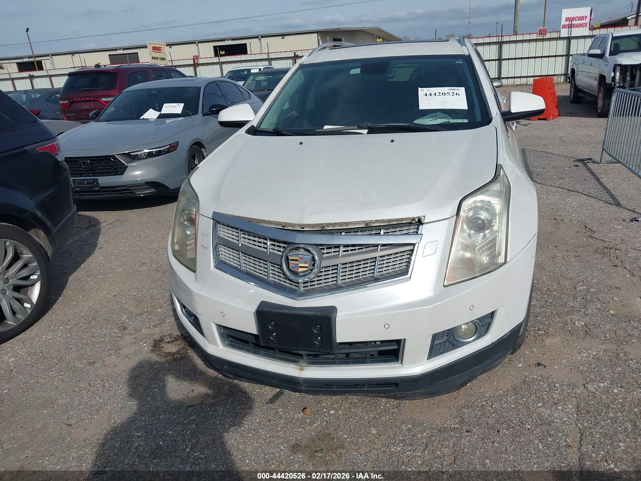 CADILLAC SRX image 6