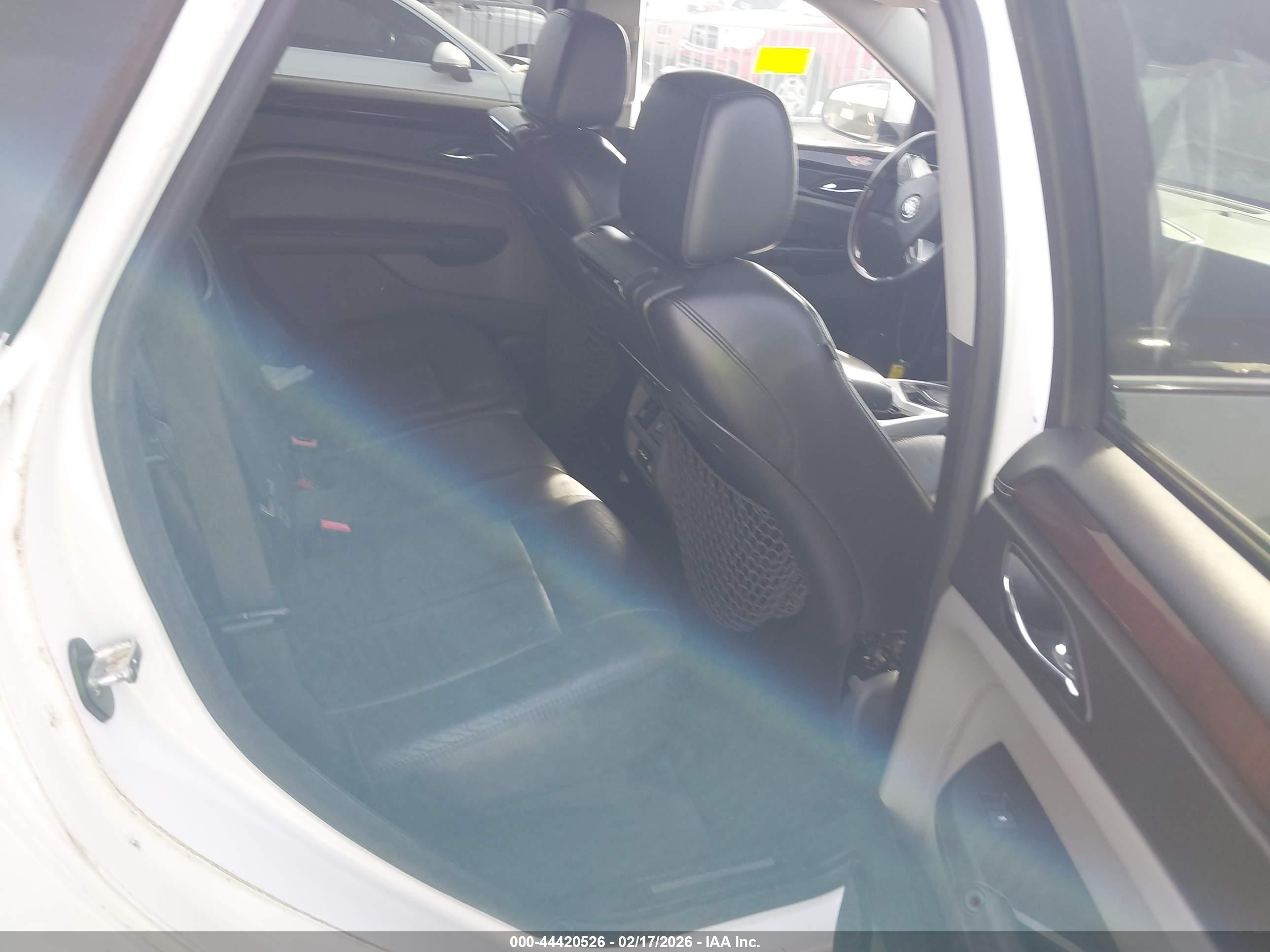 CADILLAC SRX image 8