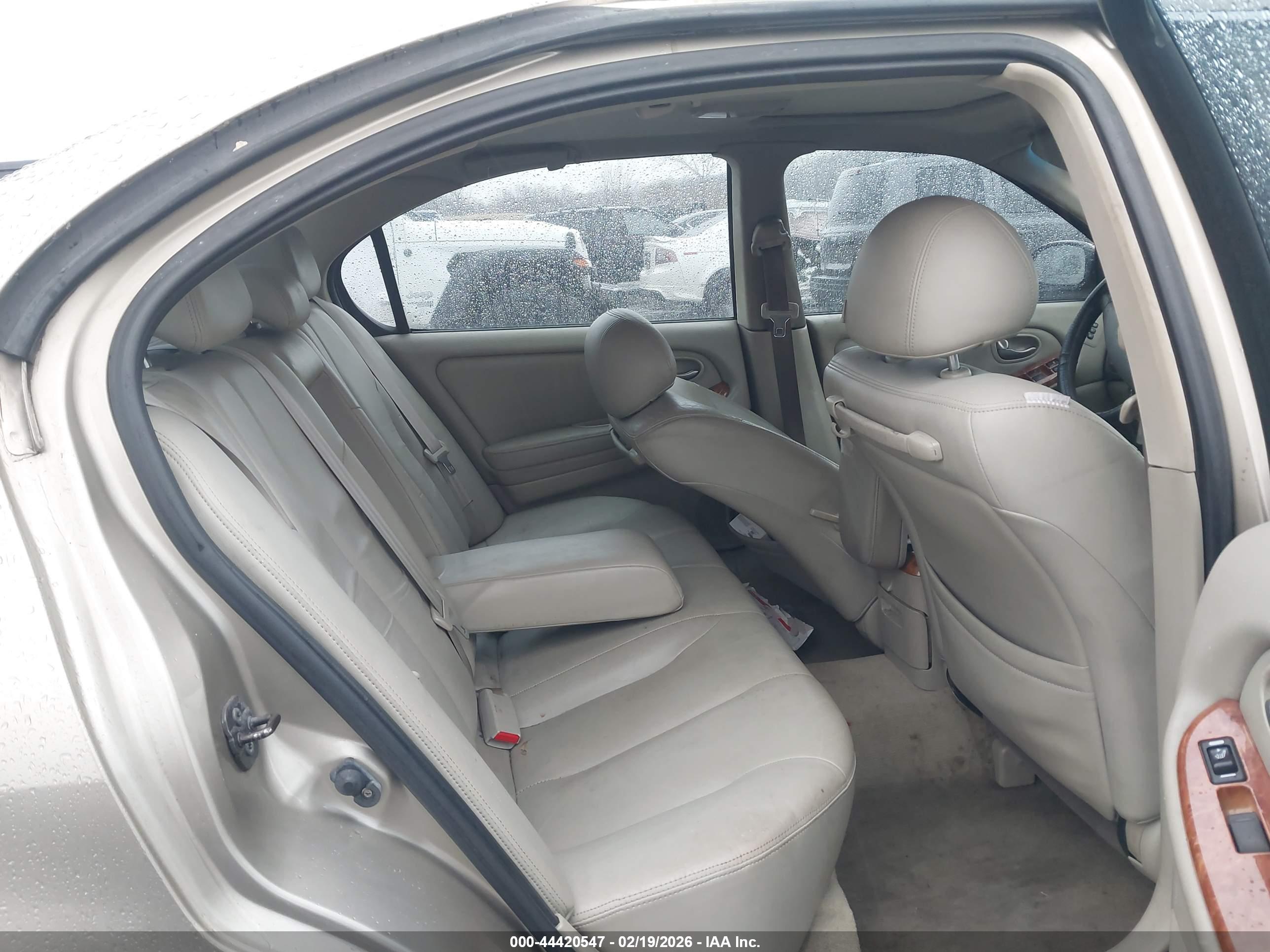 INFINITI I35 image 8