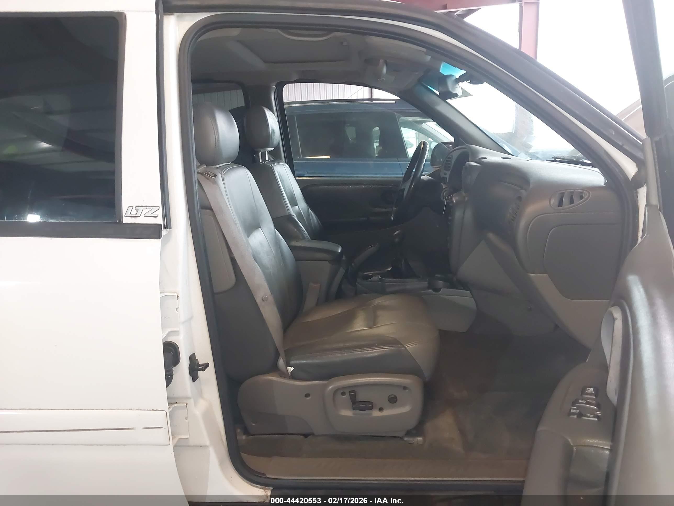 CHEVROLET TRAILBLAZER image 5