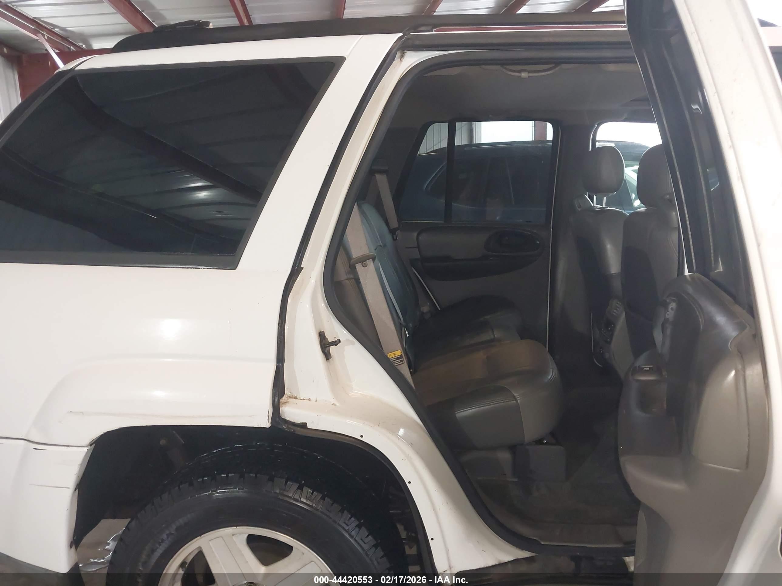 CHEVROLET TRAILBLAZER image 8