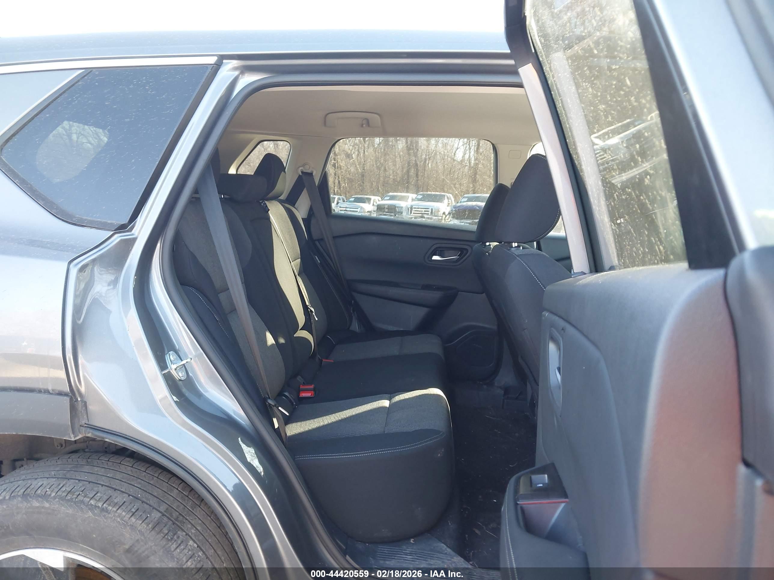 NISSAN ROGUE image 8