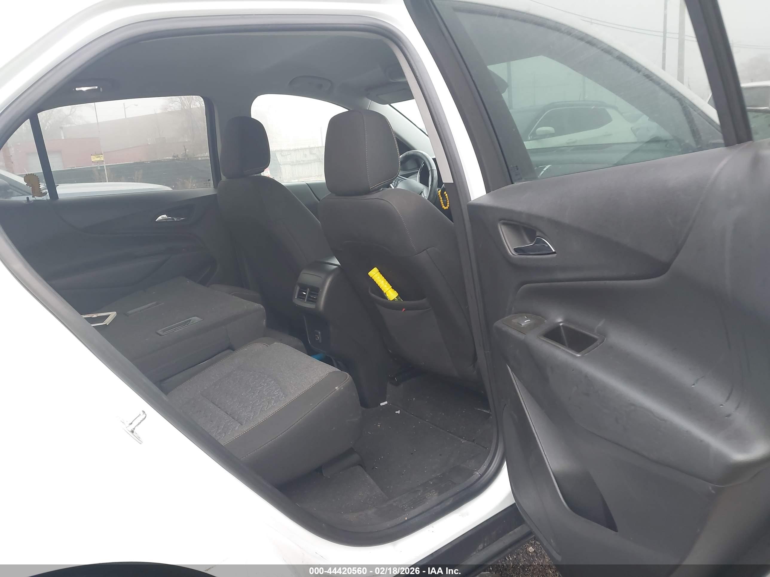 CHEVROLET EQUINOX image 8