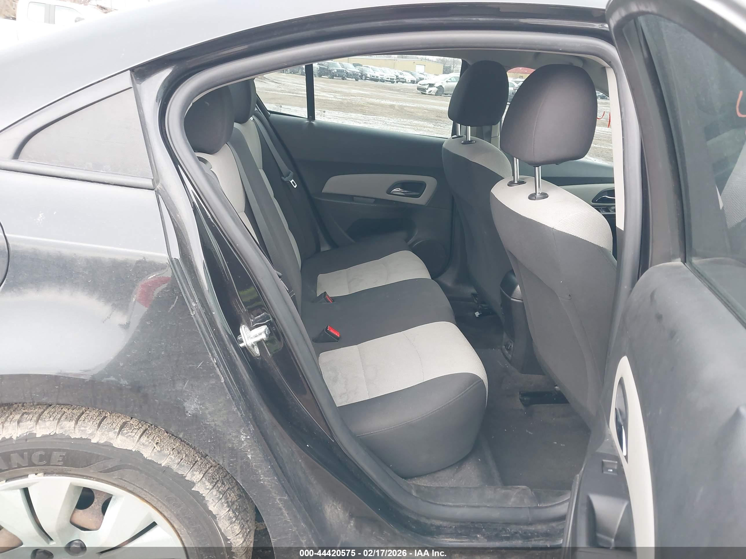 CHEVROLET CRUZE image 8