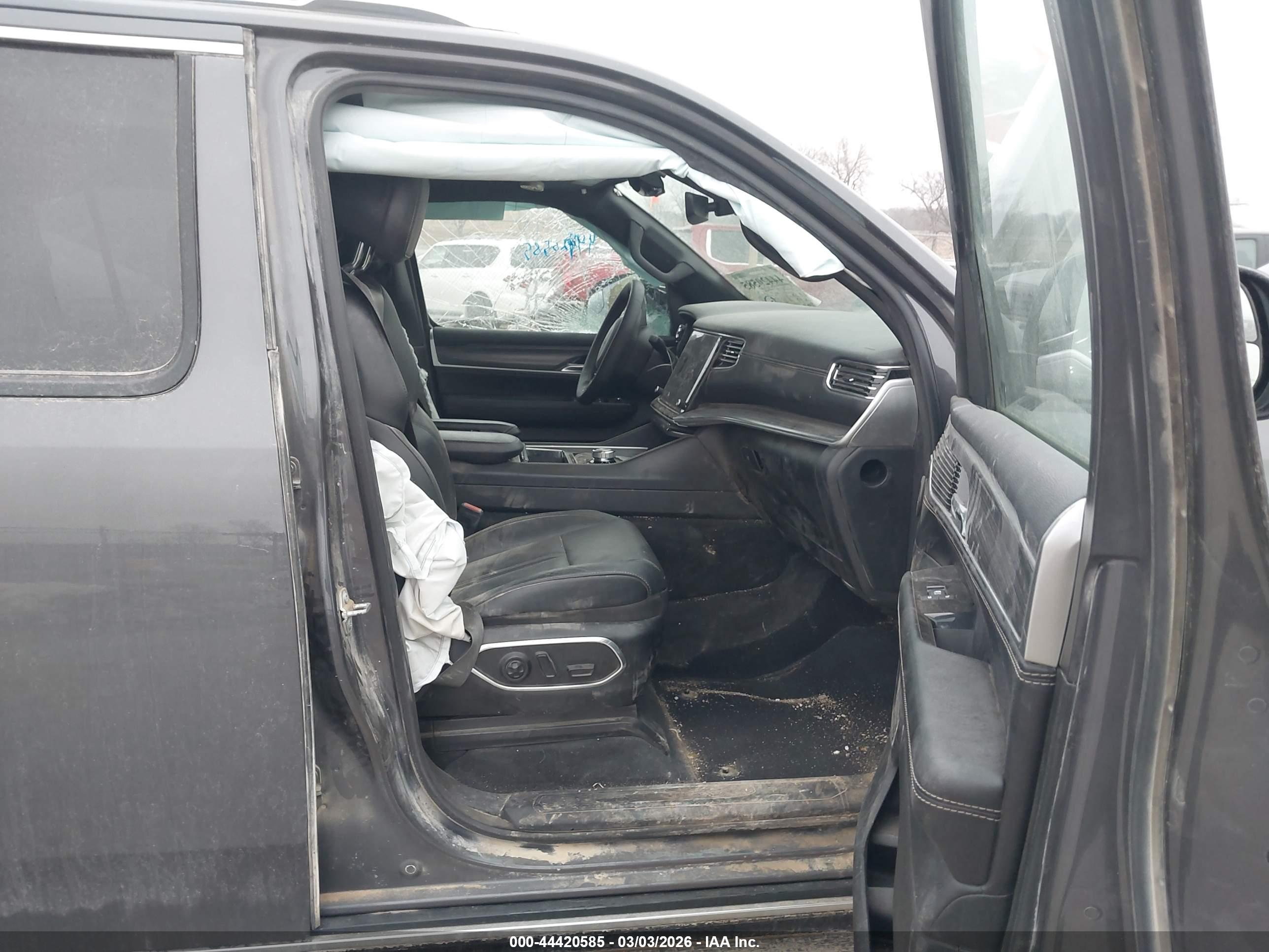 JEEP WAGONEER image 5