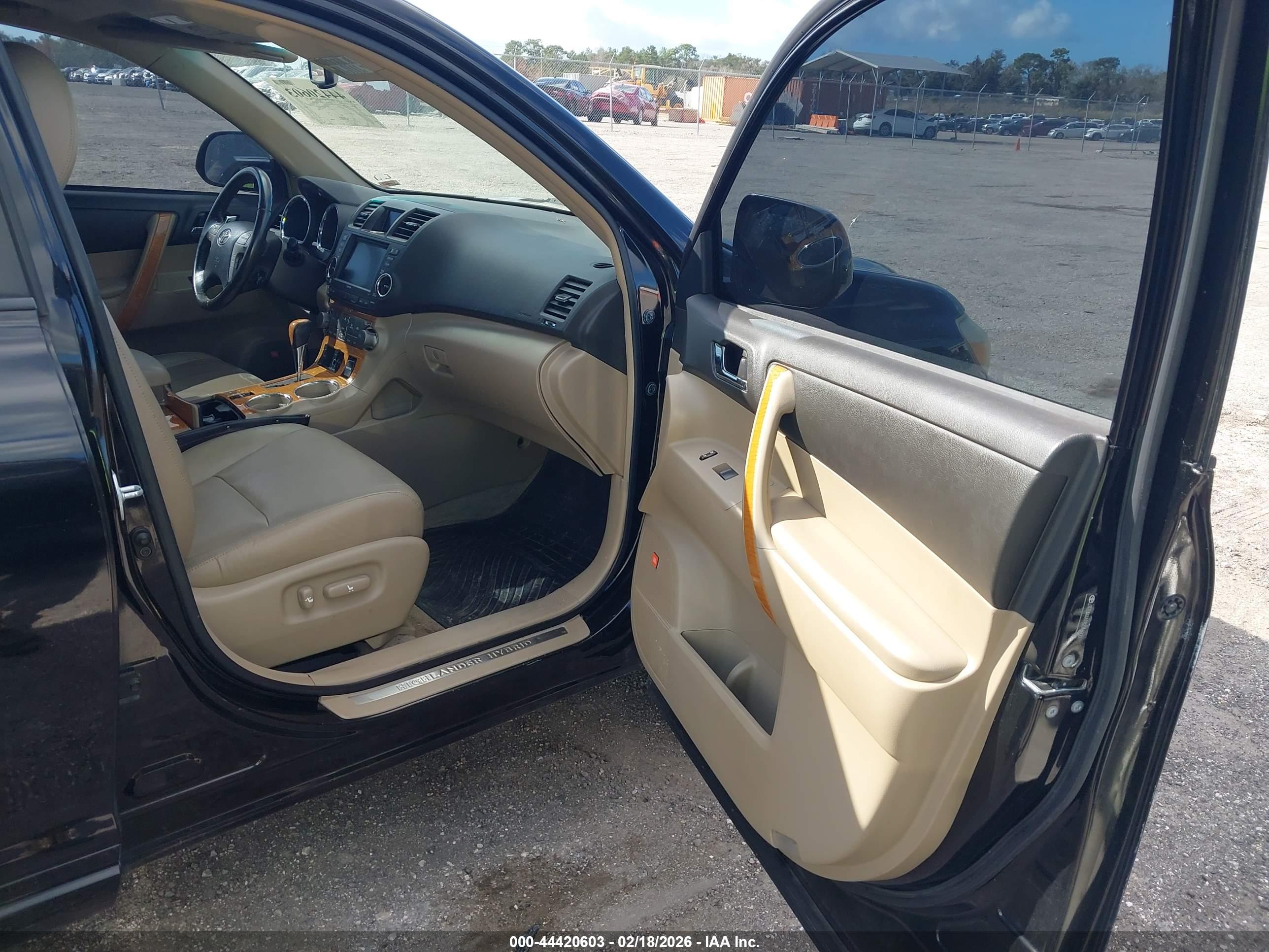 TOYOTA HIGHLANDER image 5