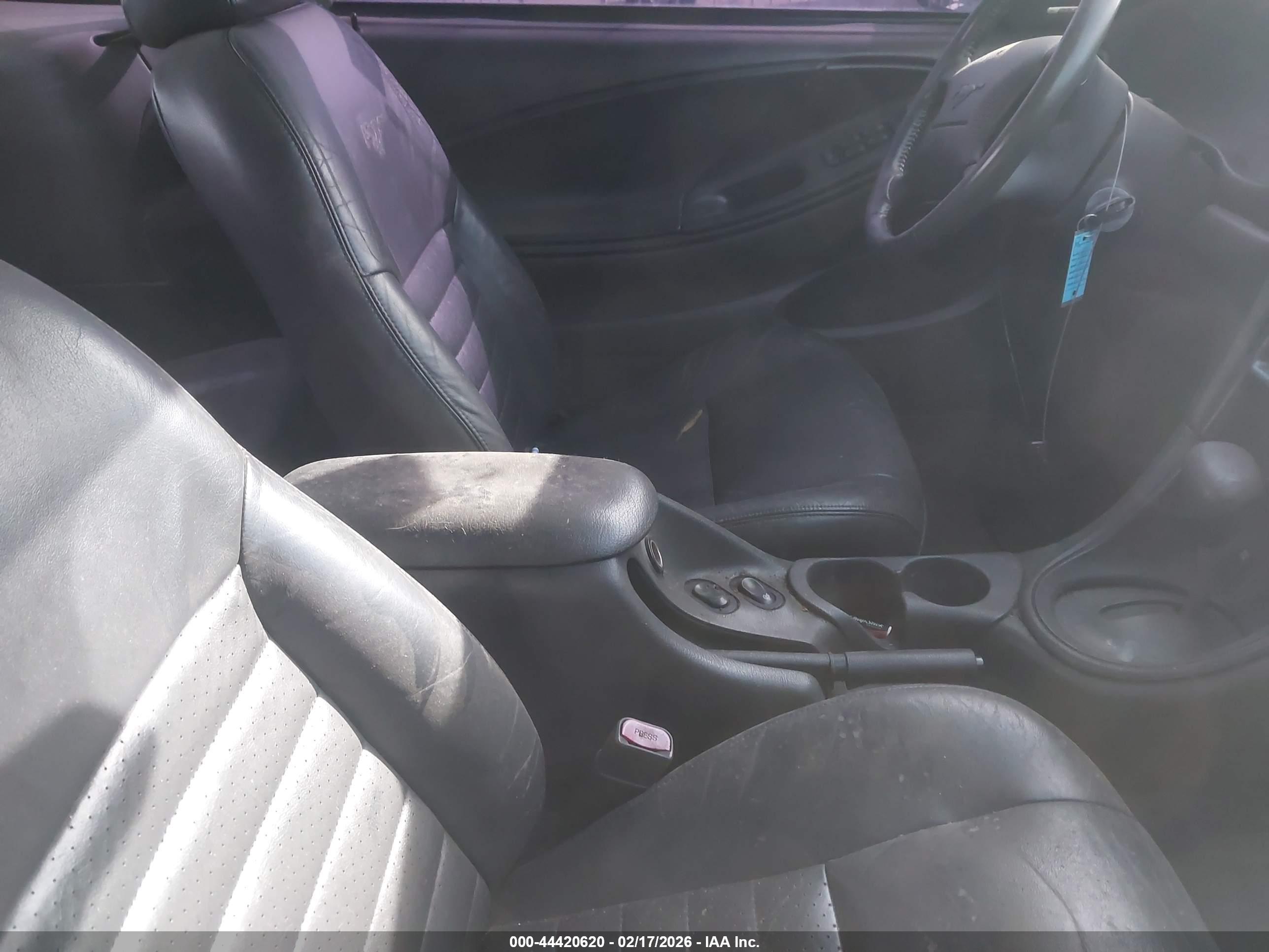 FORD MUSTANG image 5