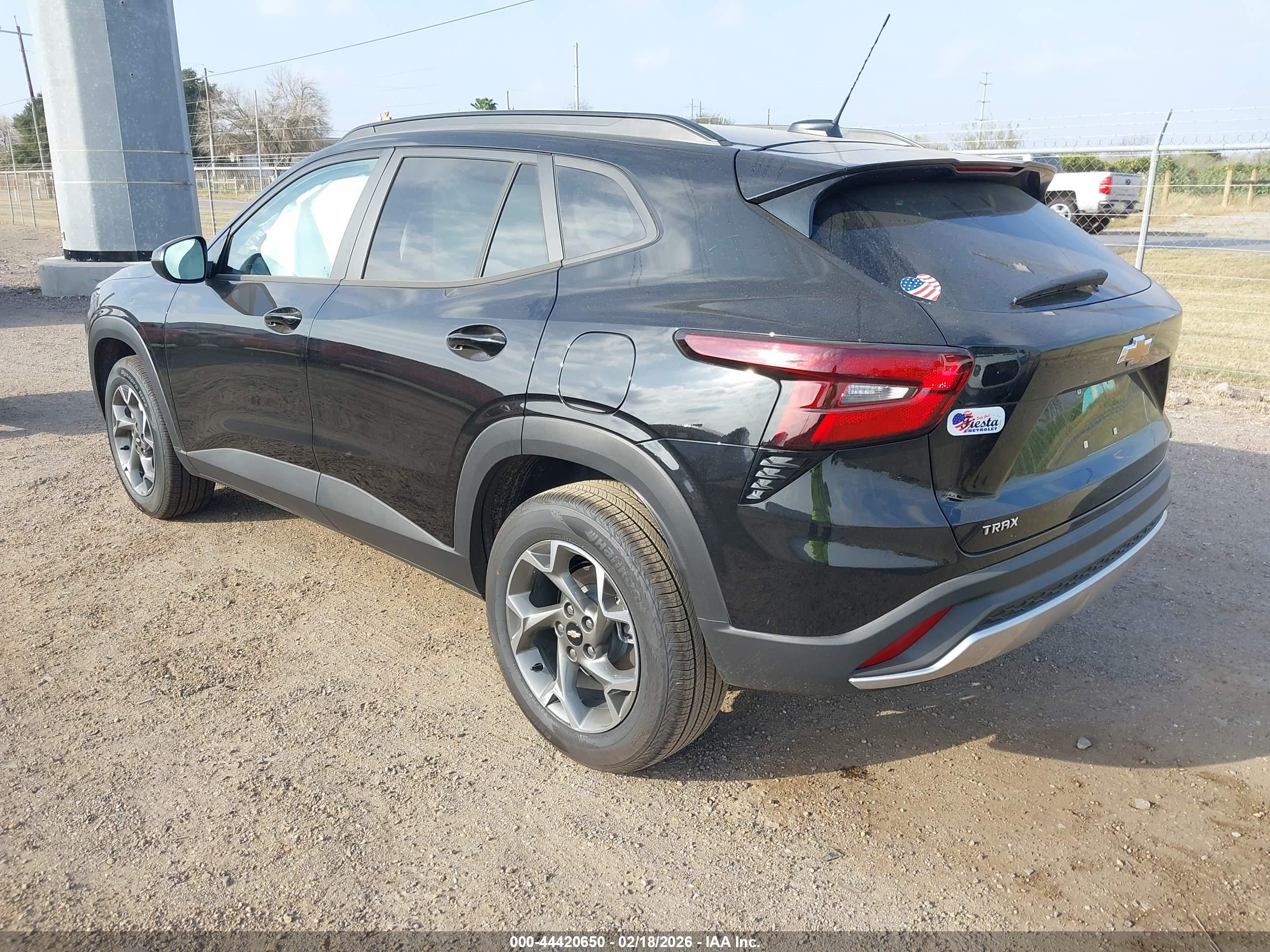 CHEVROLET TRAX image 3
