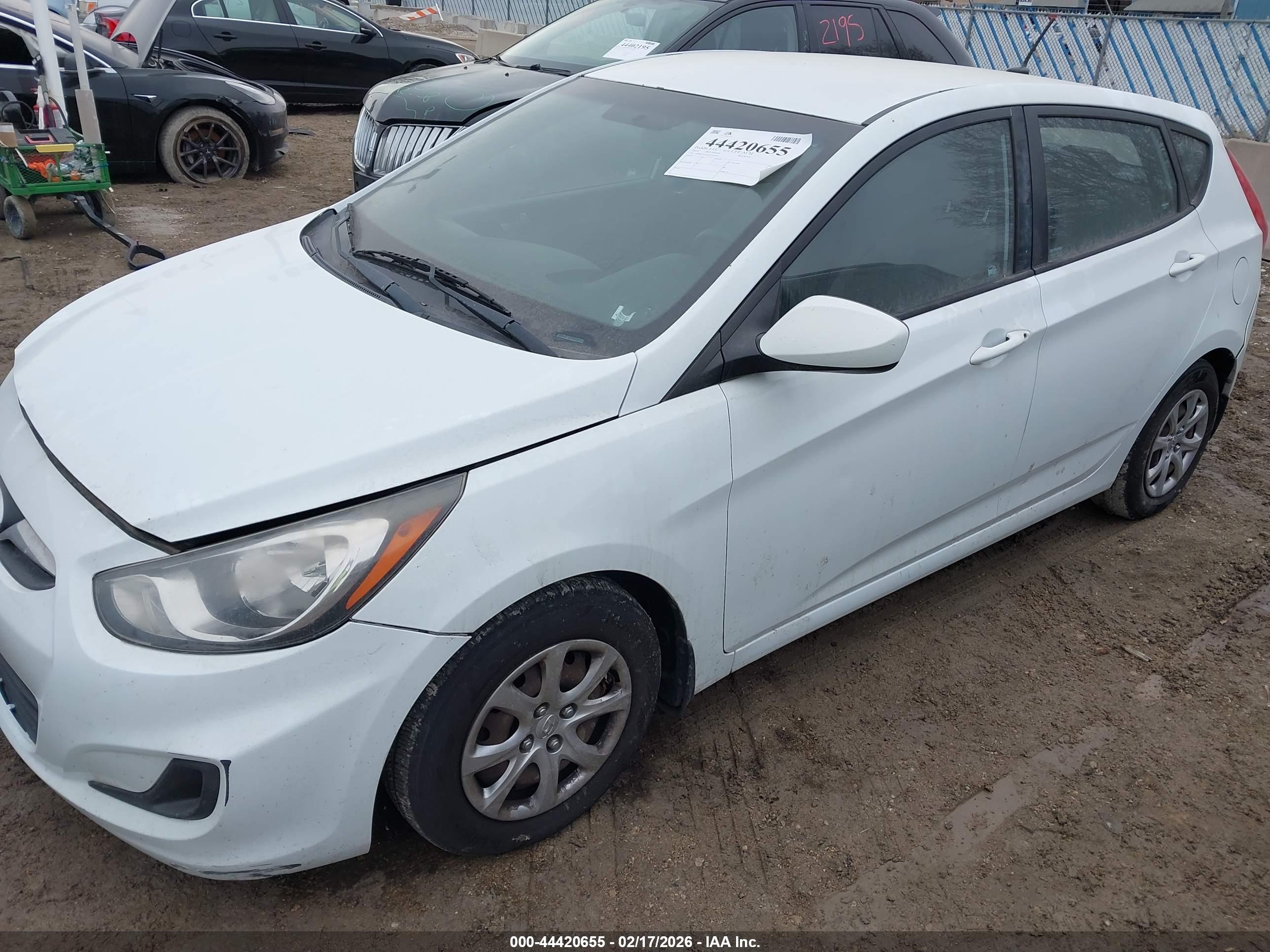 HYUNDAI ACCENT image 2