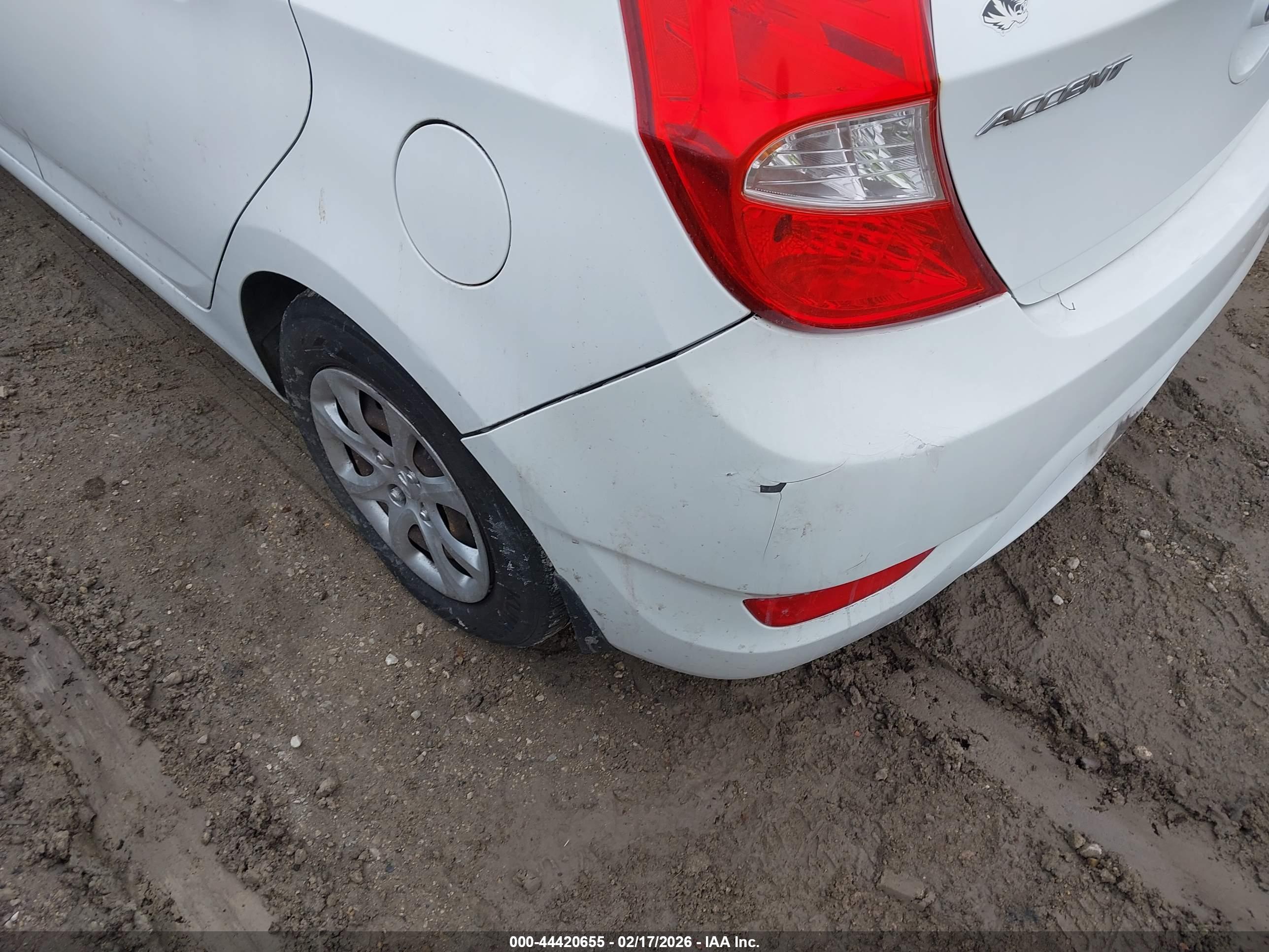 HYUNDAI ACCENT image 6