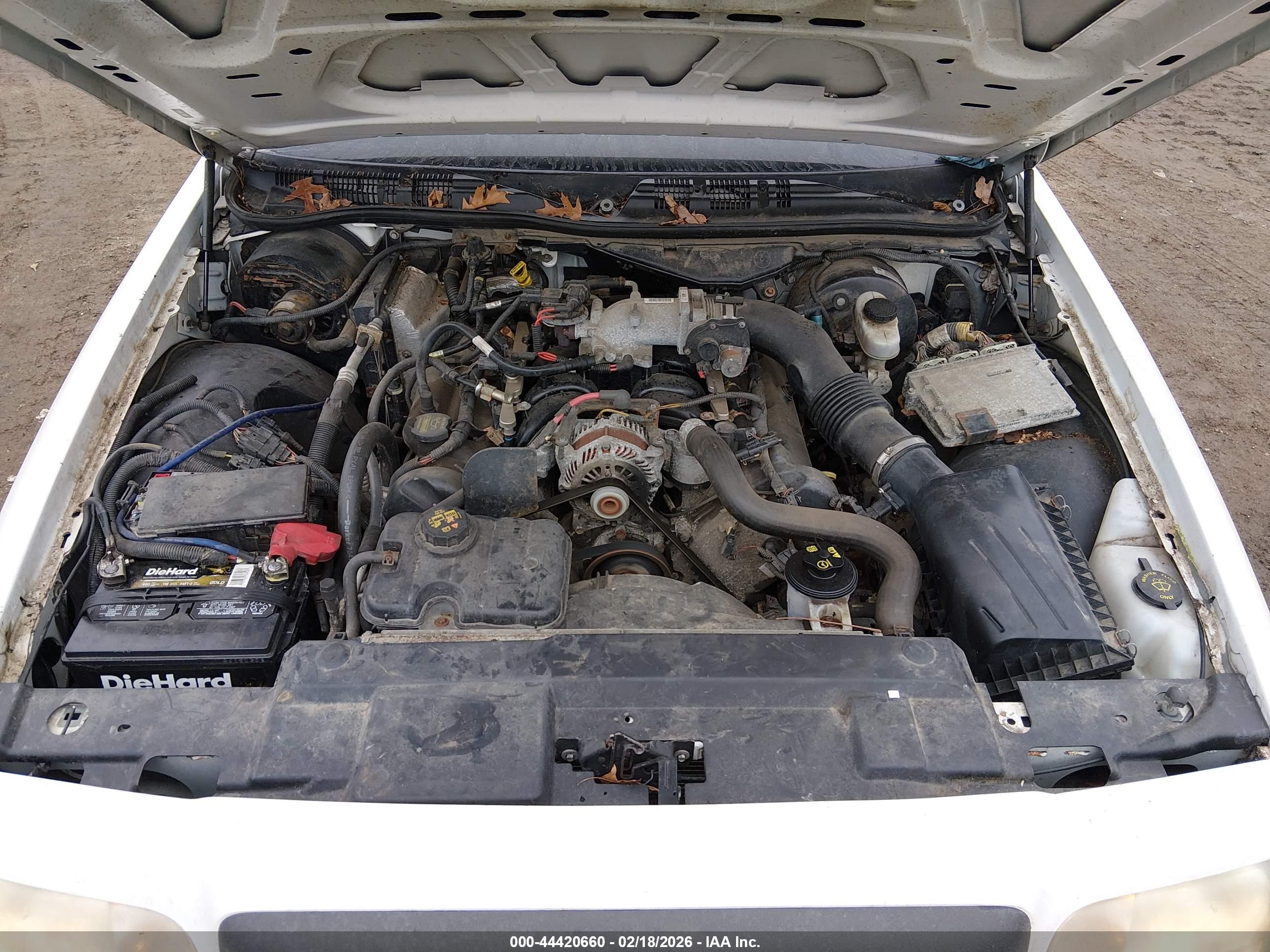 FORD CROWN image 10