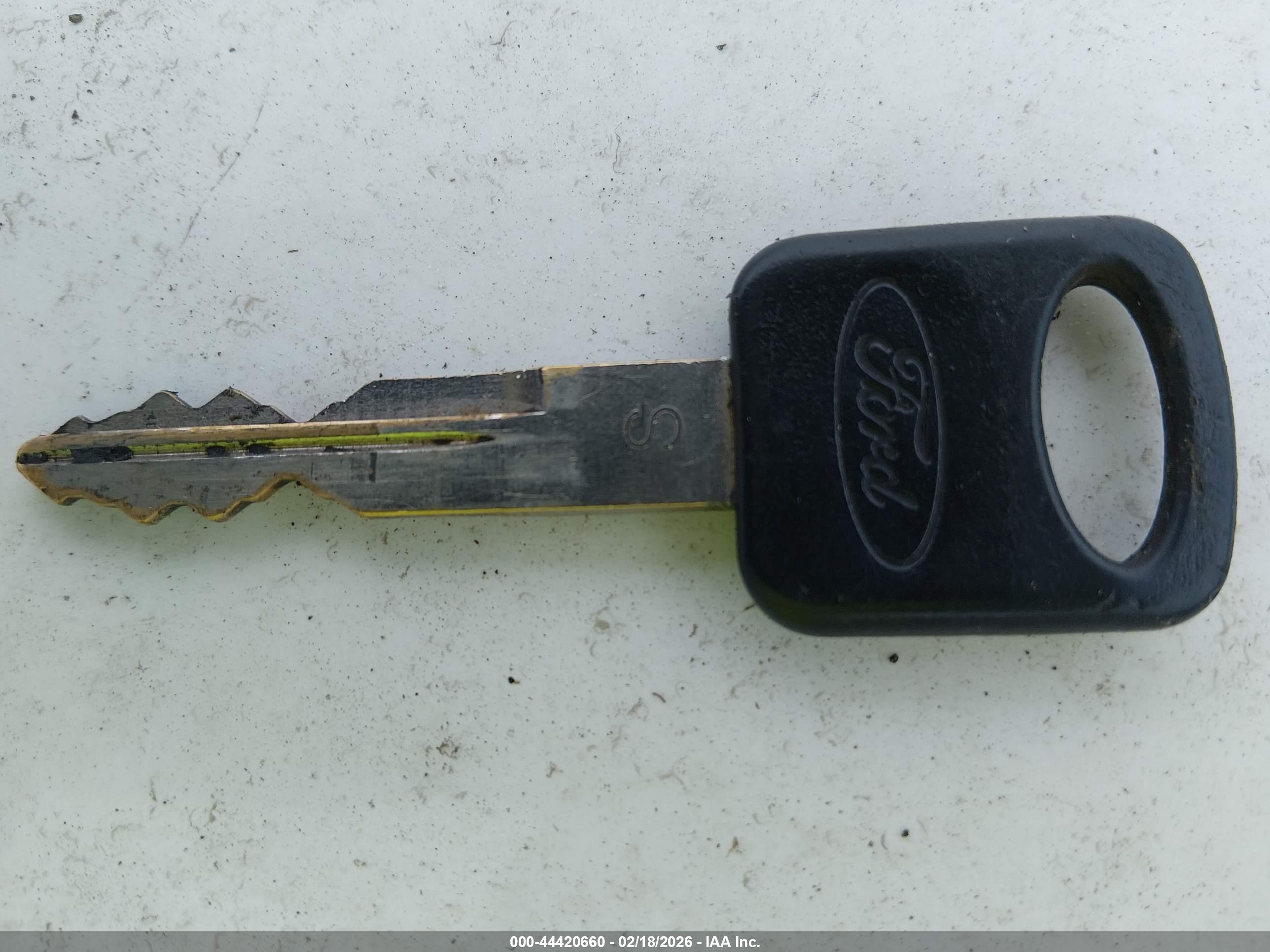 FORD CROWN image 11