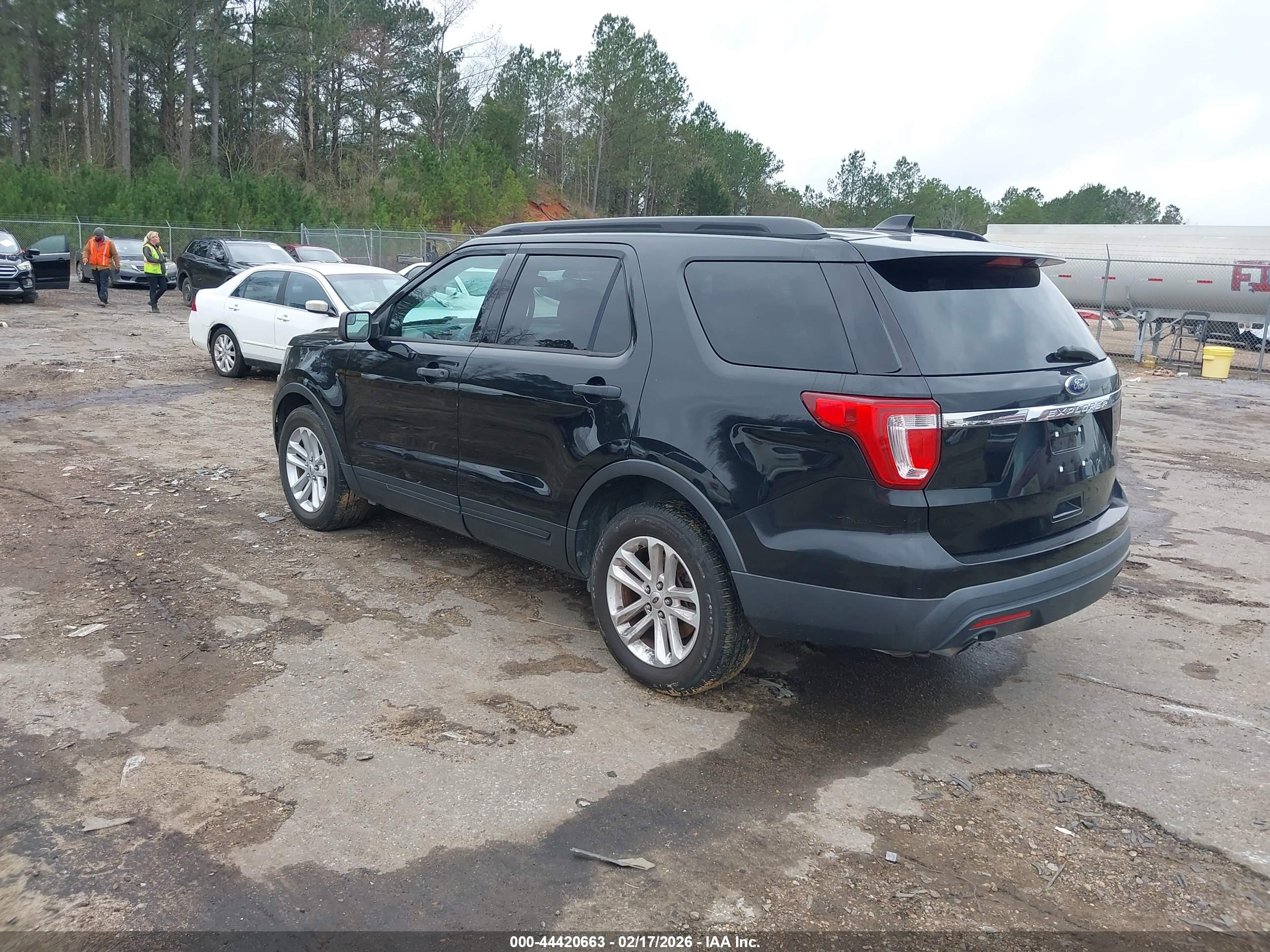 FORD EXPLORER image 3