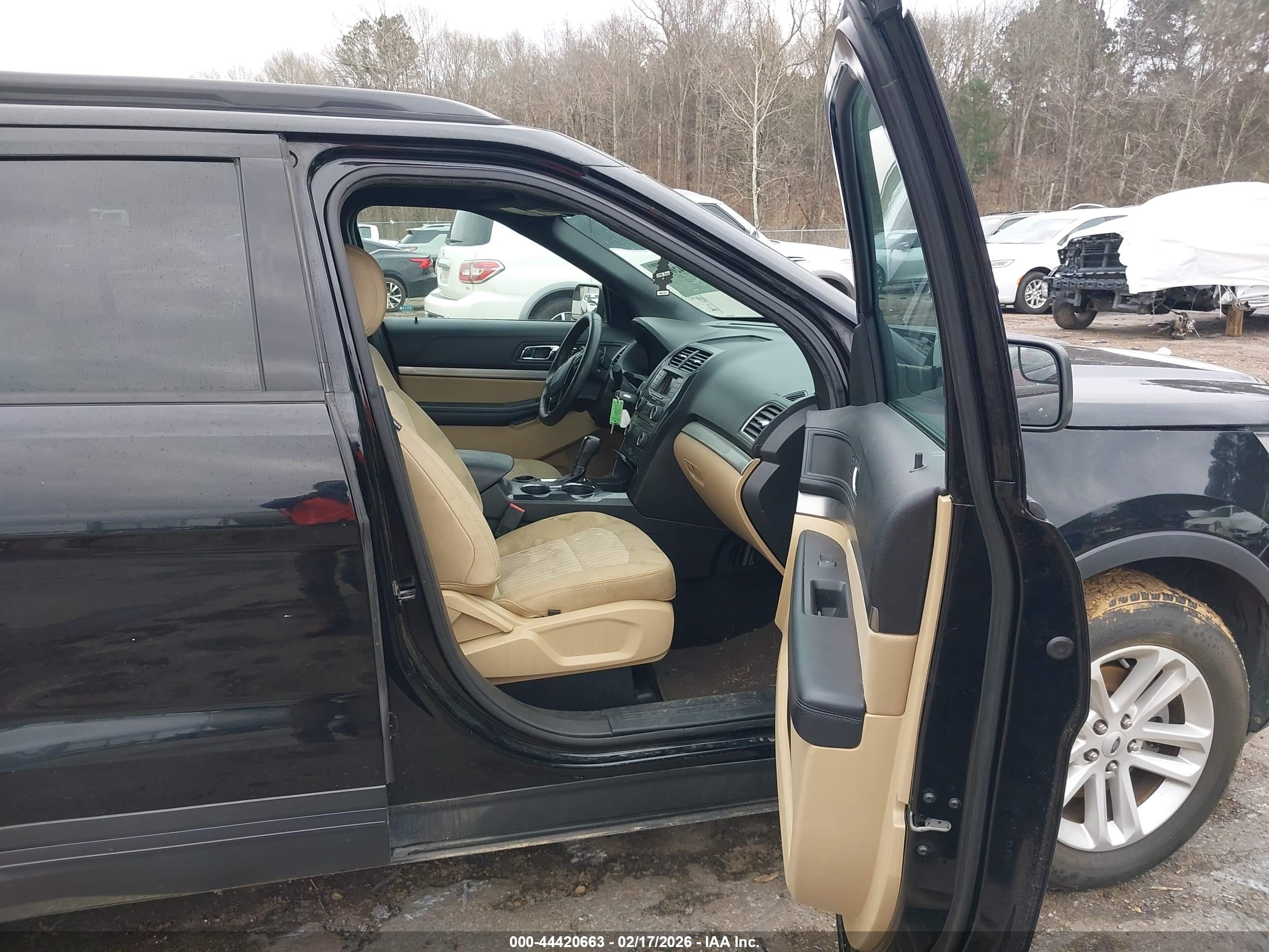 FORD EXPLORER image 5