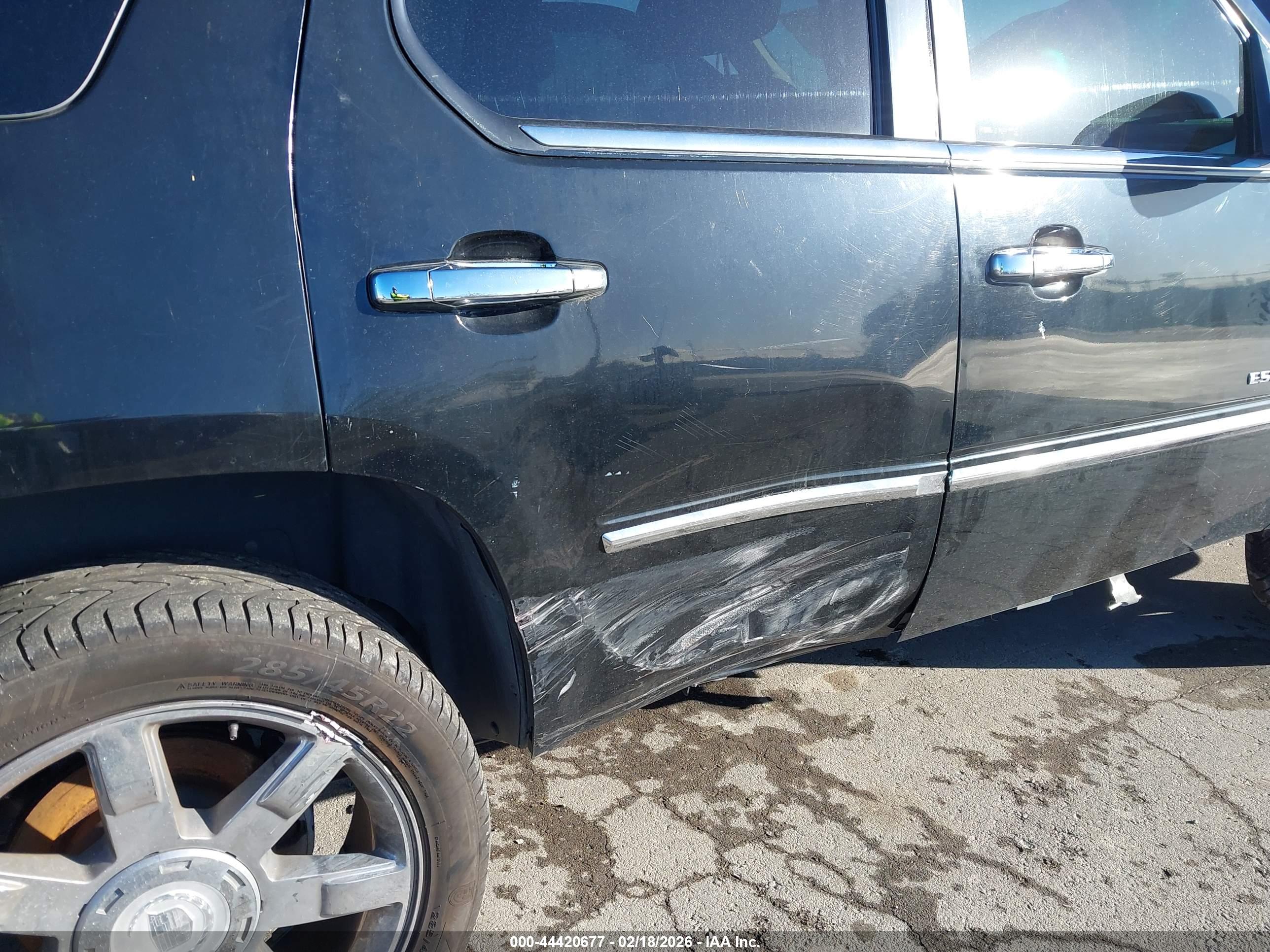 CADILLAC ESCALADE image 6