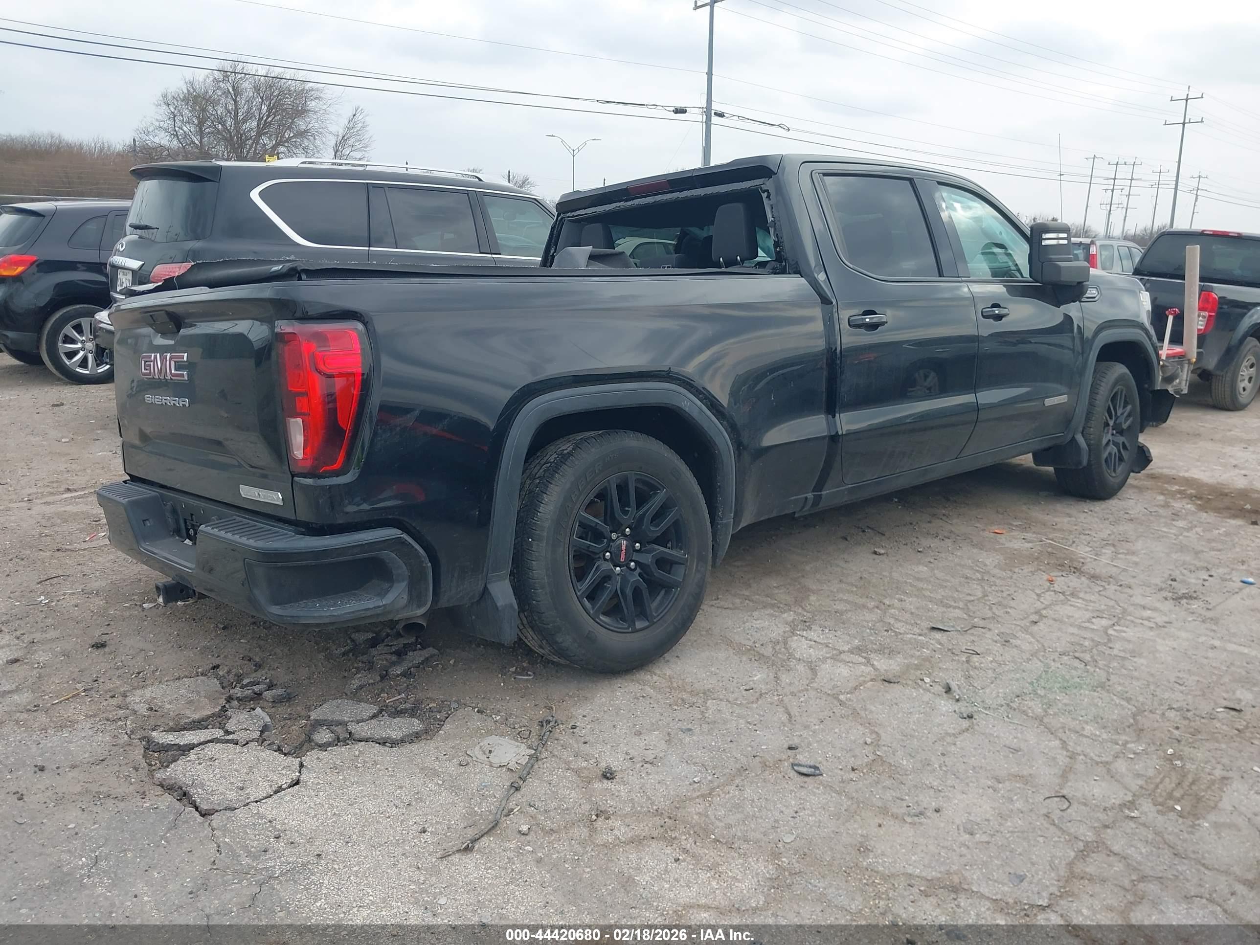 GMC SIERRA image 4