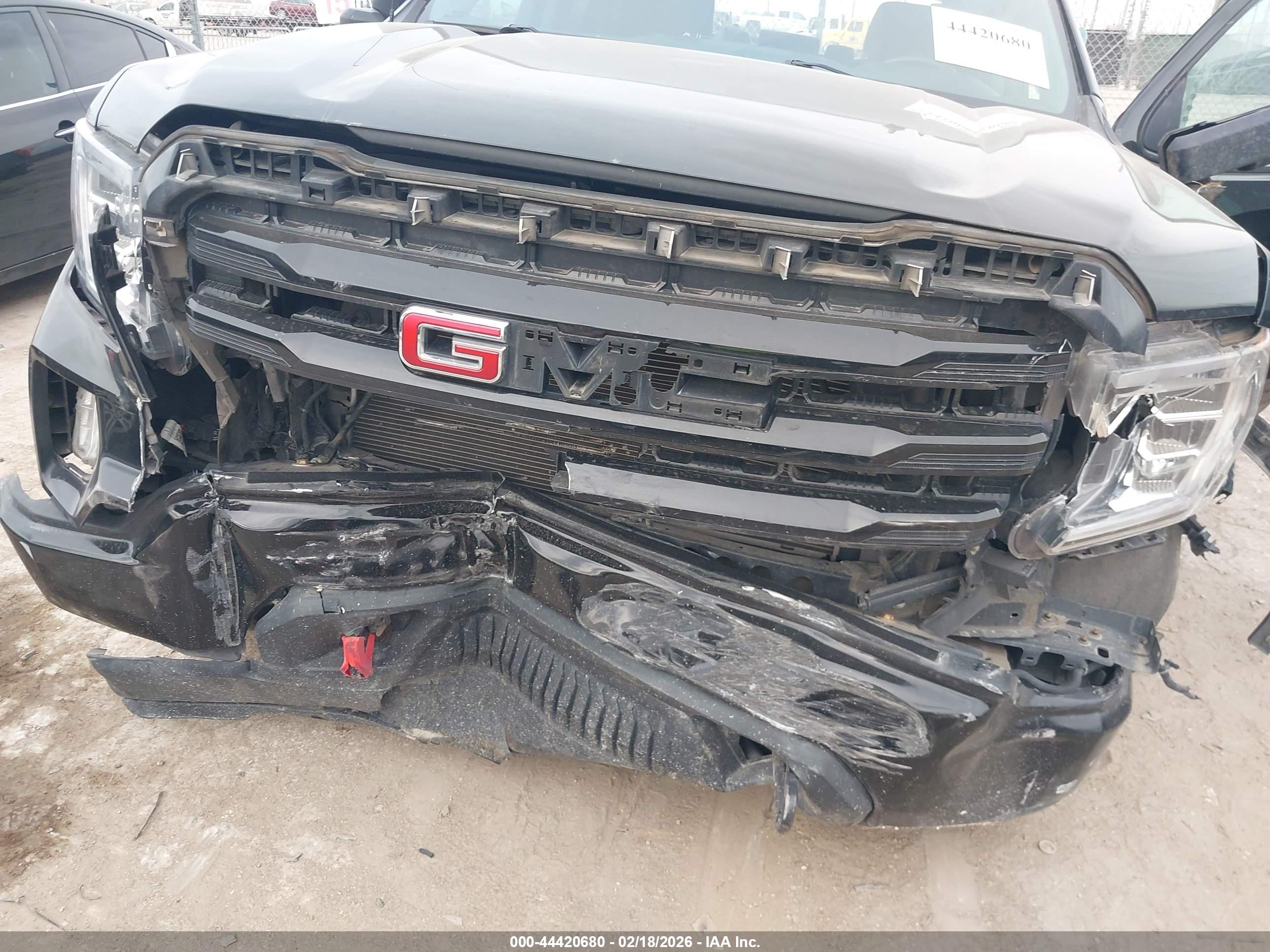 GMC SIERRA image 6