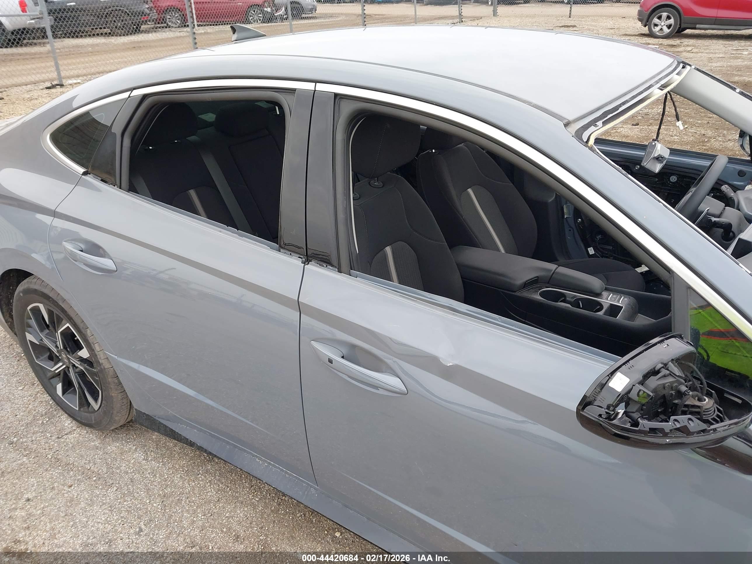 HYUNDAI SONATA image 6