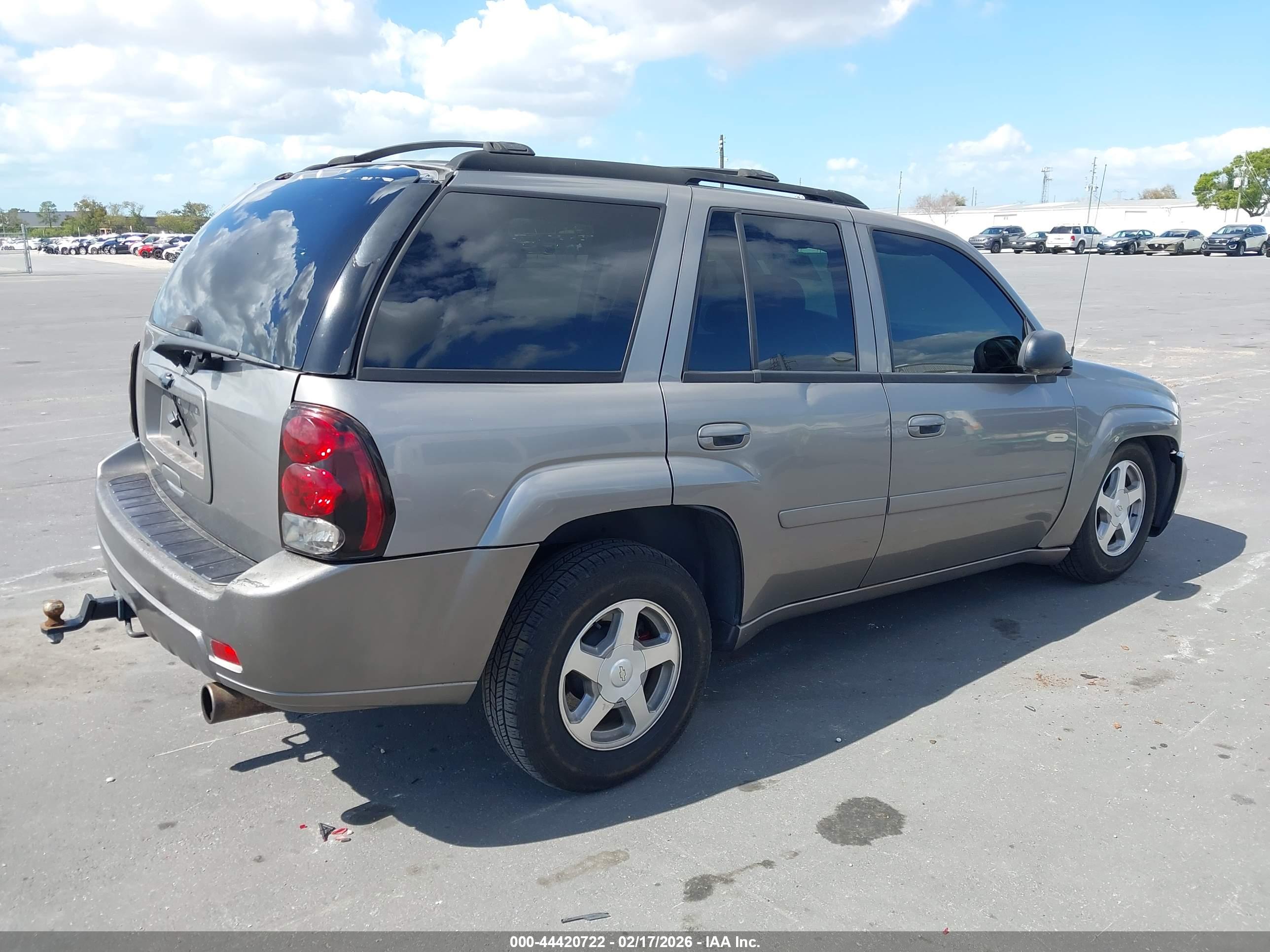 CHEVROLET TRAILBLAZER image 4